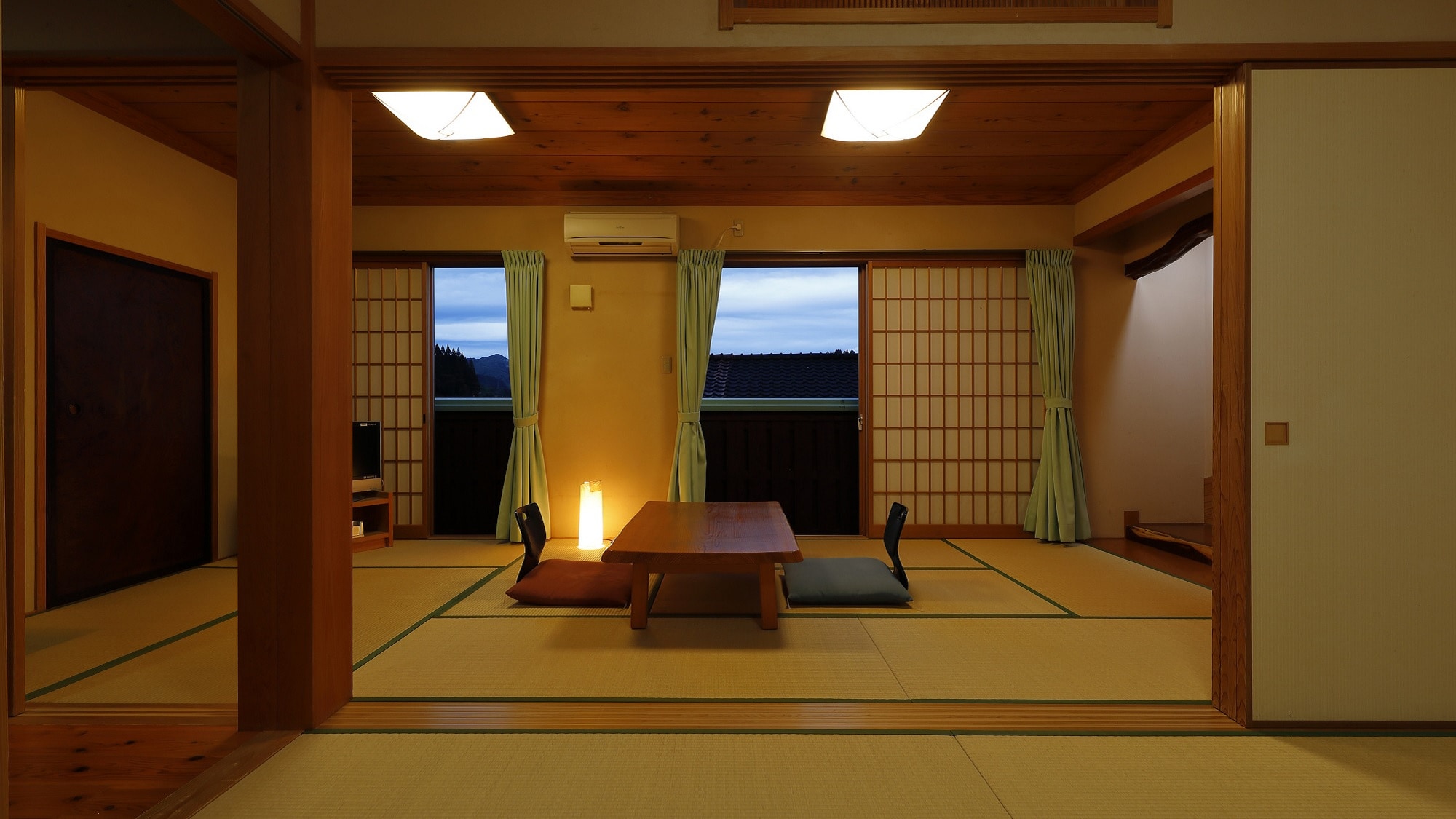 A special detached room in a relaxing space [Takagi] (6 tatami mats + 9 tatami mats)