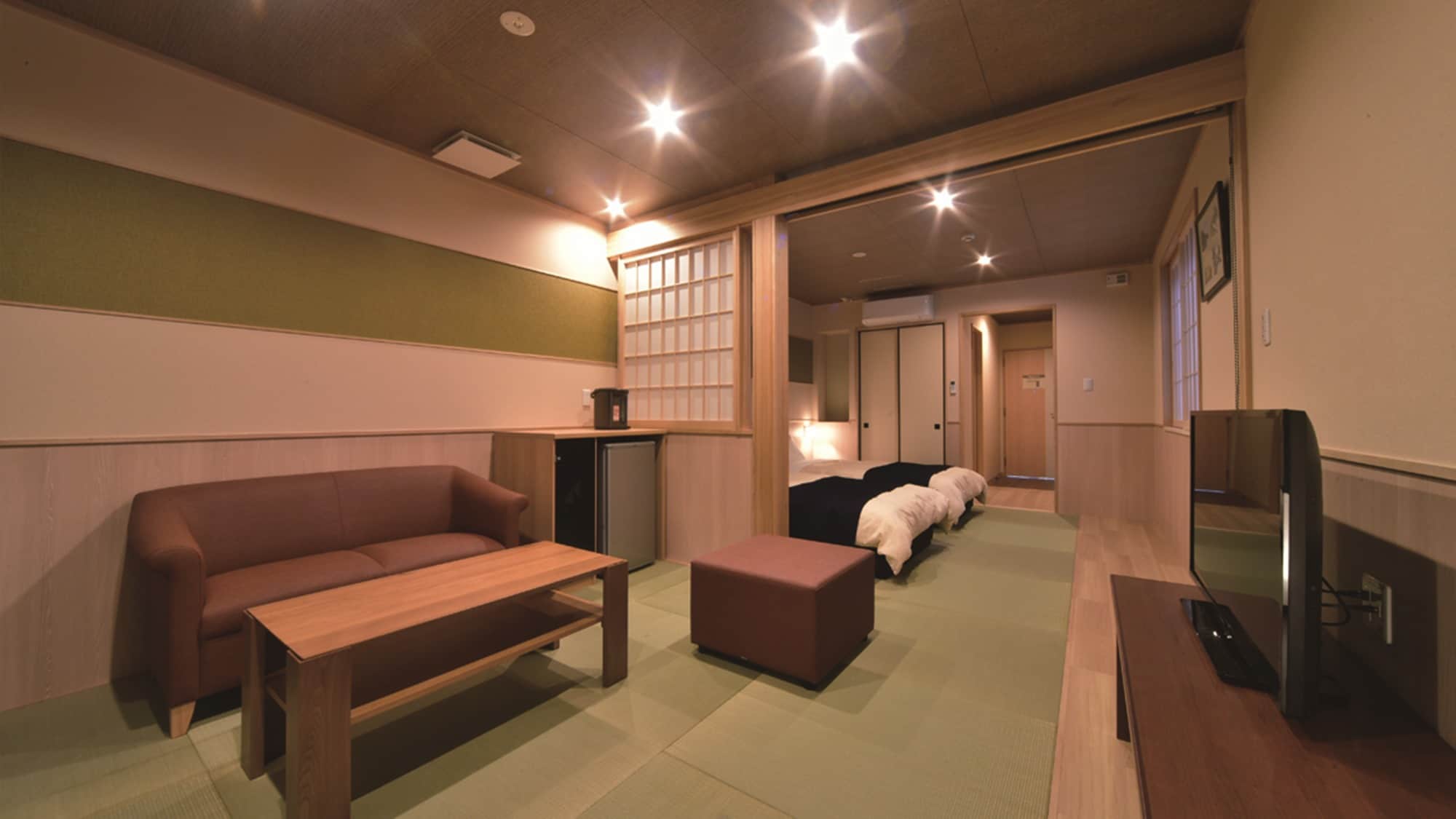 * [Building No. 2] A modern Japanese-style room where you can feel the warmth ♪