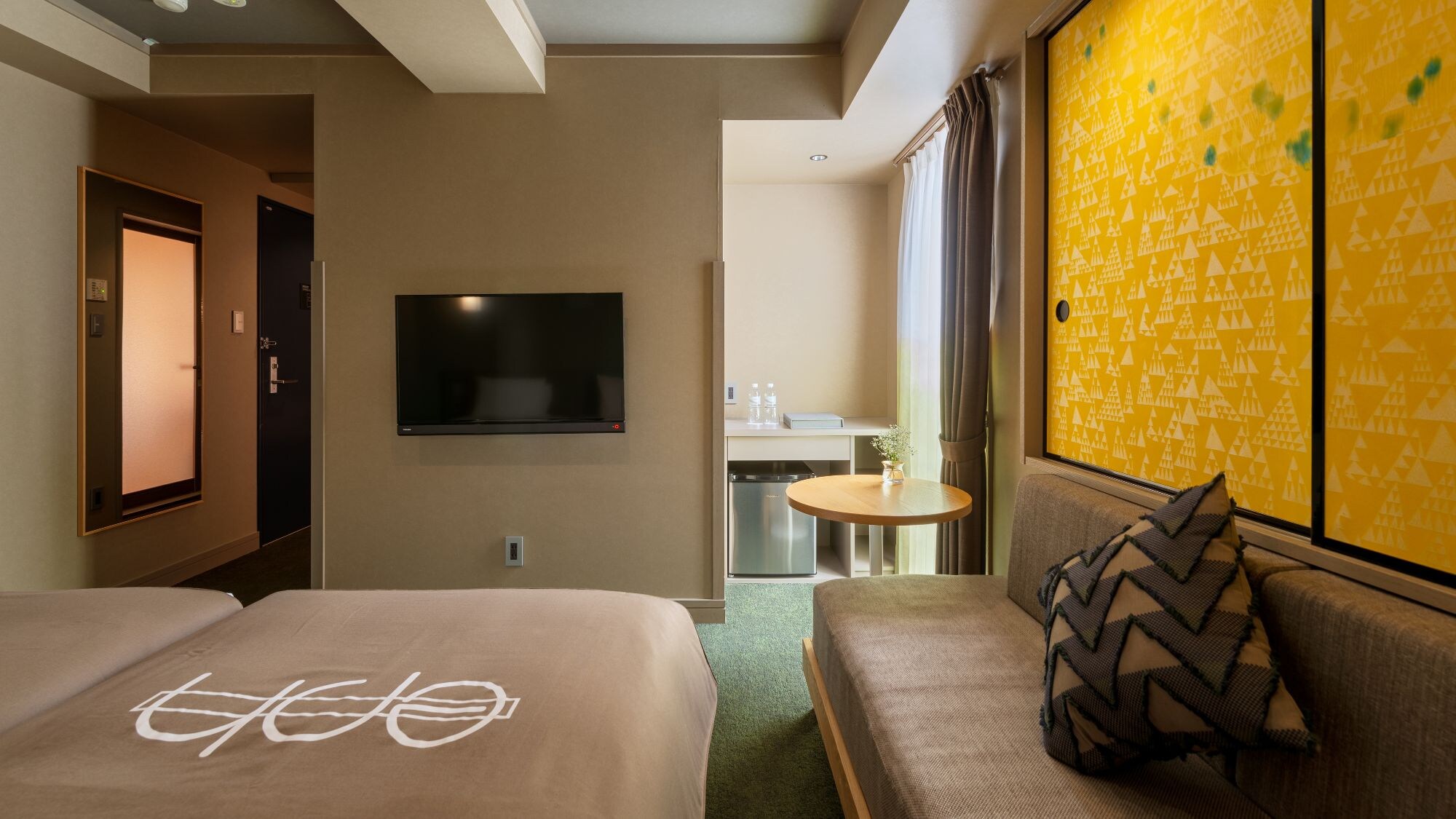 eph Hollywood Twin (with cypress bath)