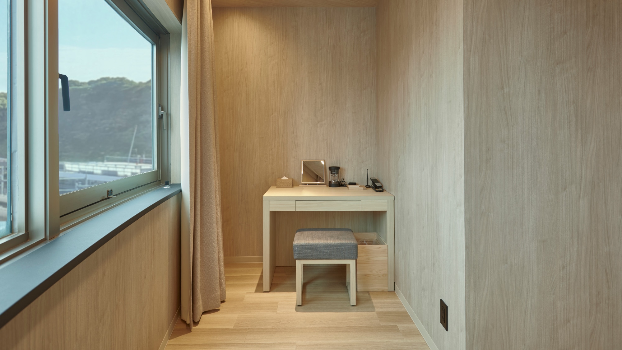 [Luxury Floor ONE Suite 01]