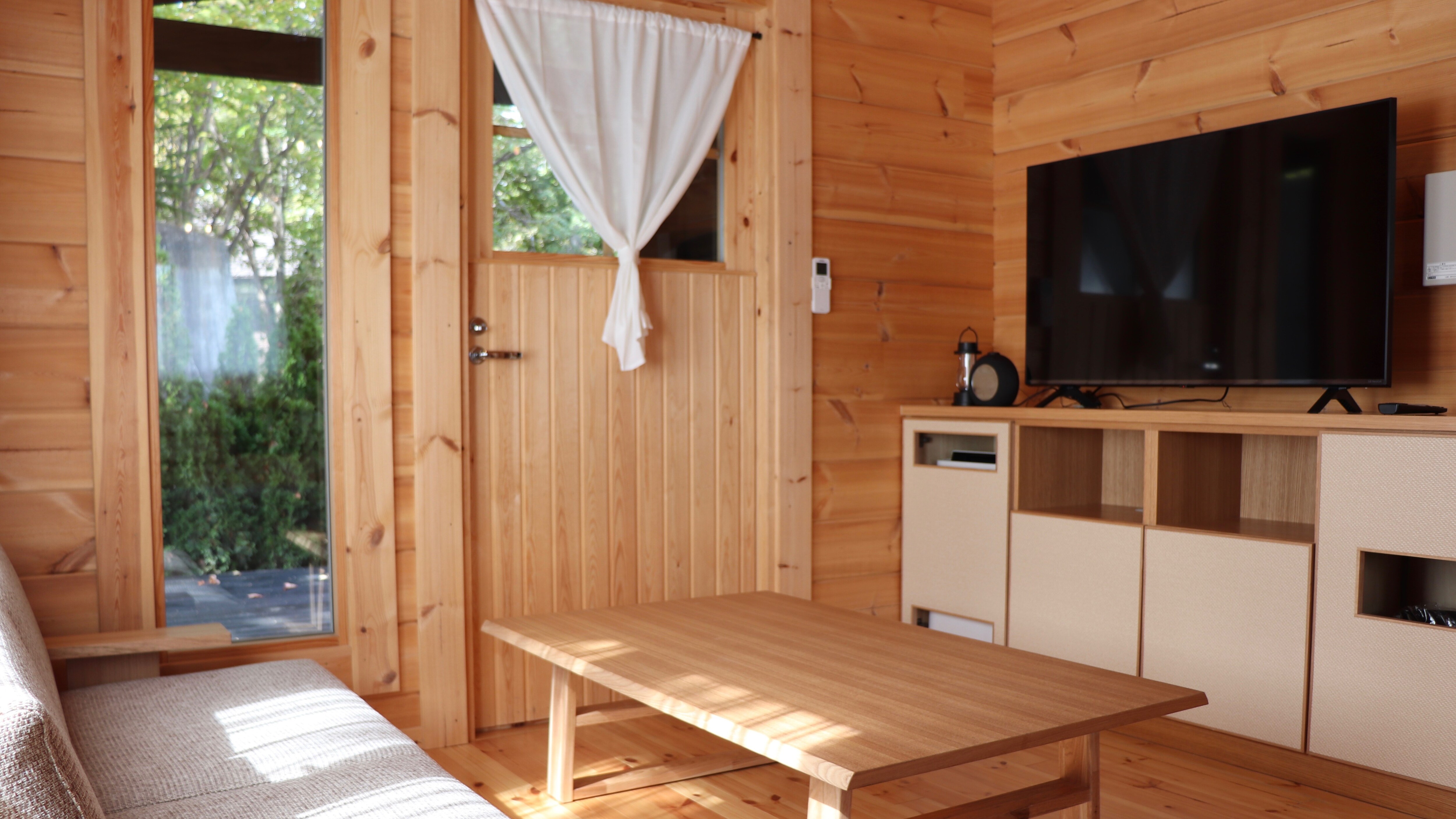 [Cottage with hot spring]