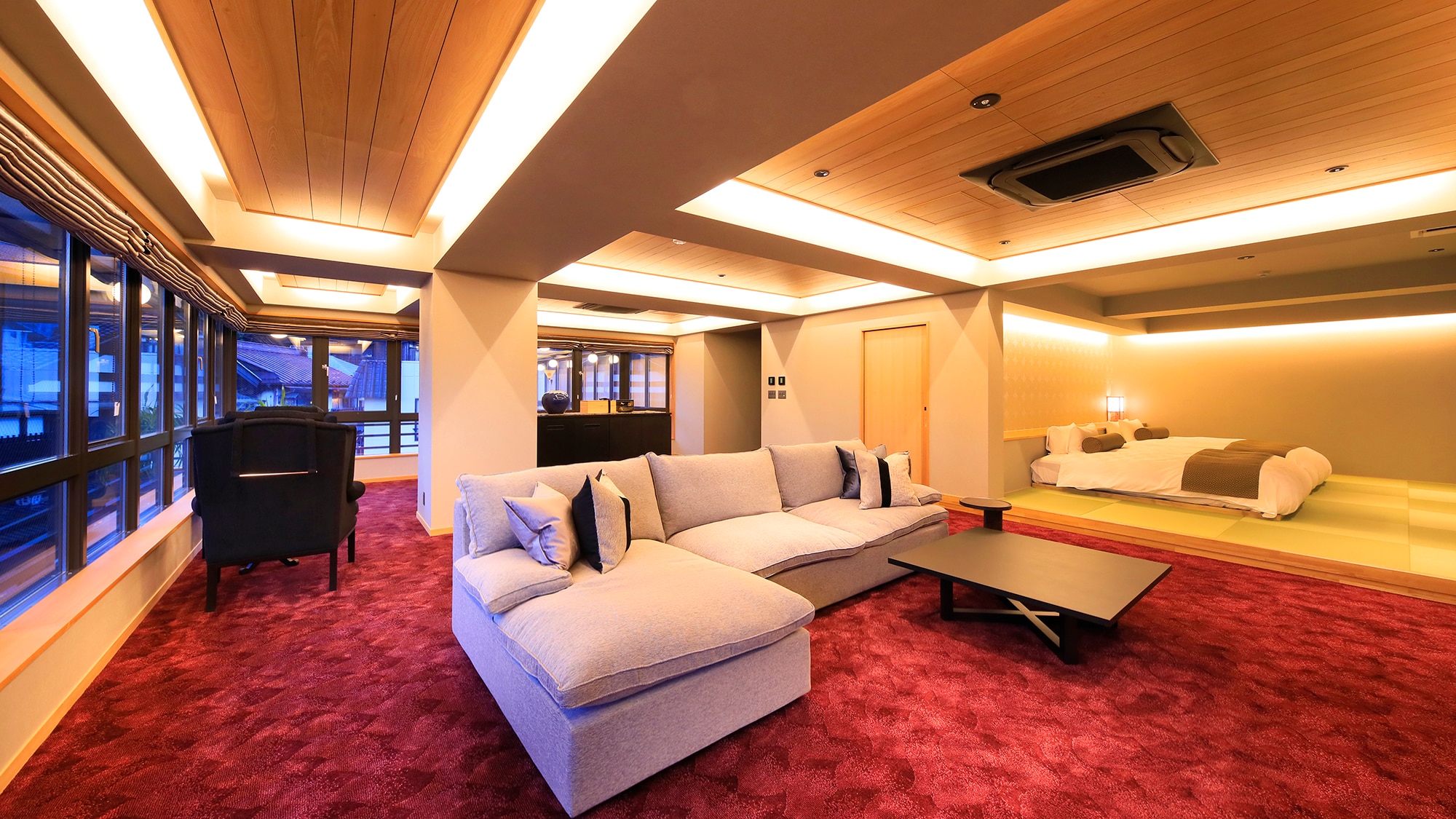 [Premium Japanese-style Suite ◆ Approach View] Living room that can be used as a private dining room