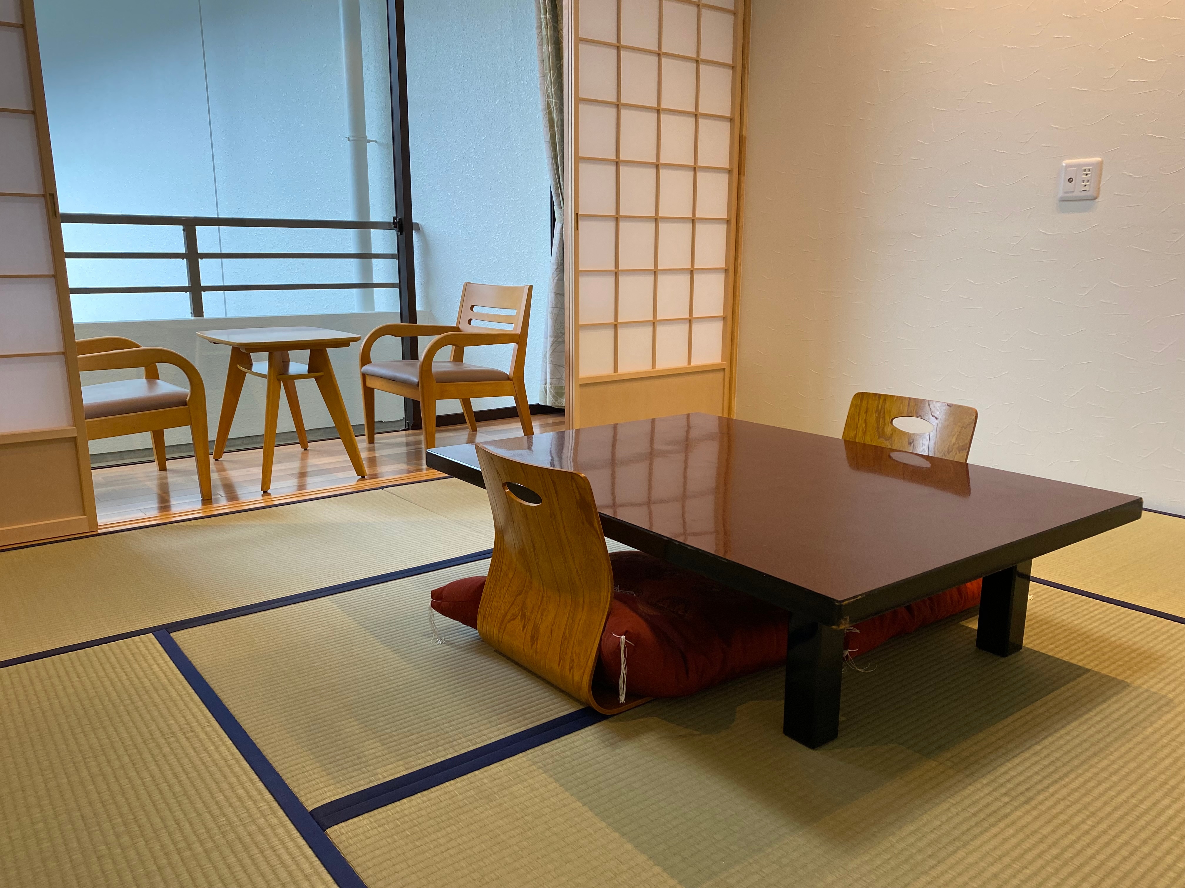 Basic Japanese-style room 8 tatami mats