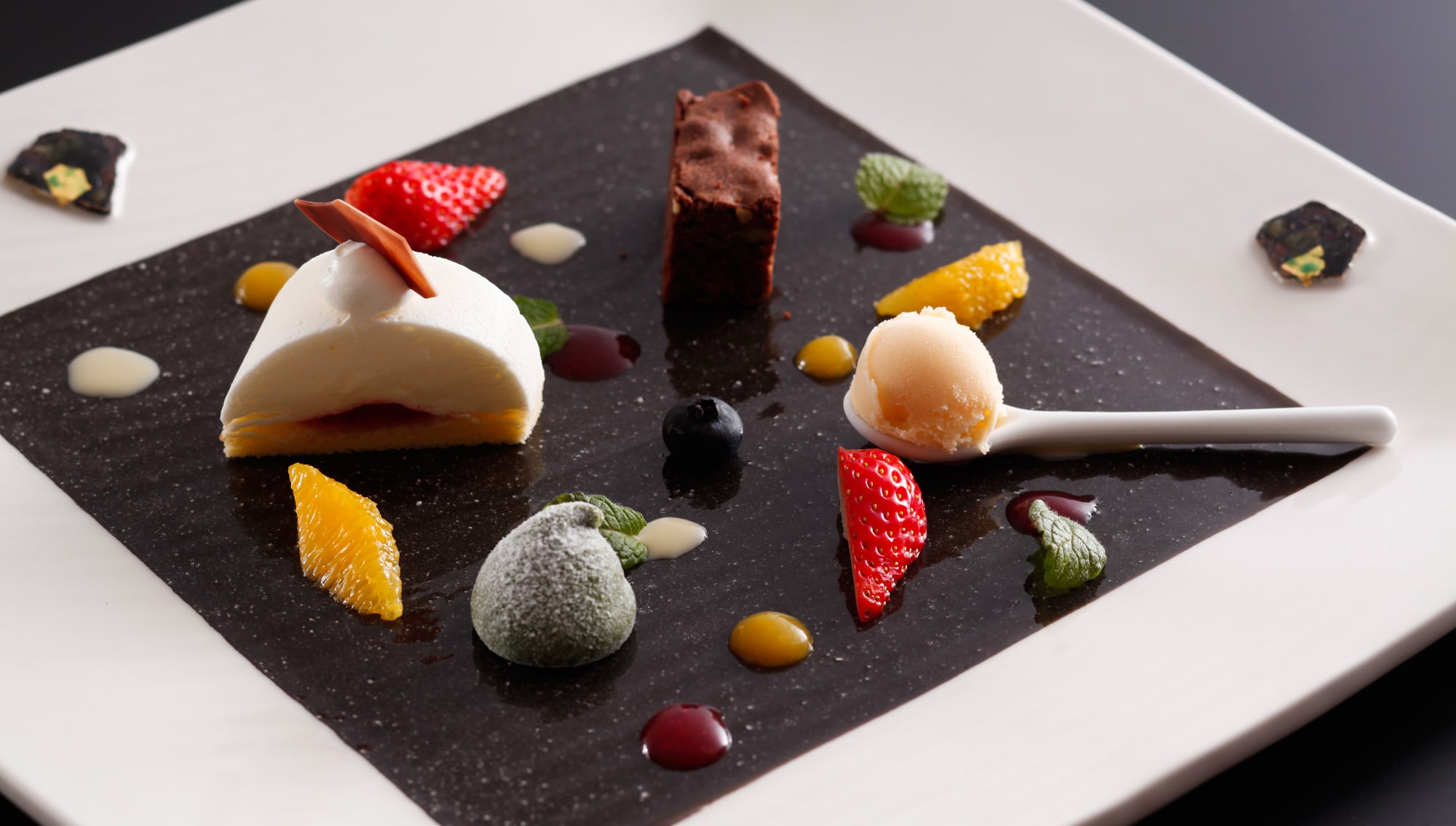 [Chef's Dining "Sakura"] Hotel pastry chef's special dessert (image)