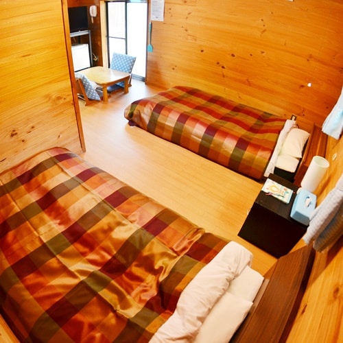 [Cottage room with loft] 1