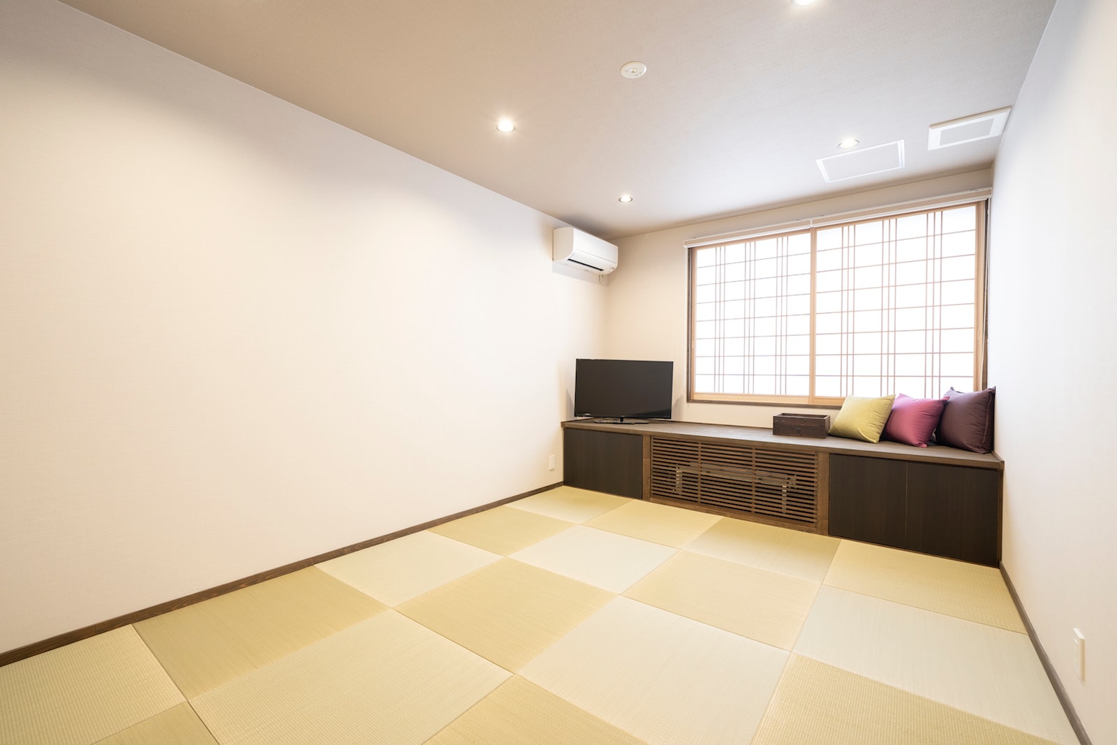 Benzaiten (Main building, 2nd floor, 6 tatami Japanese-style room)
