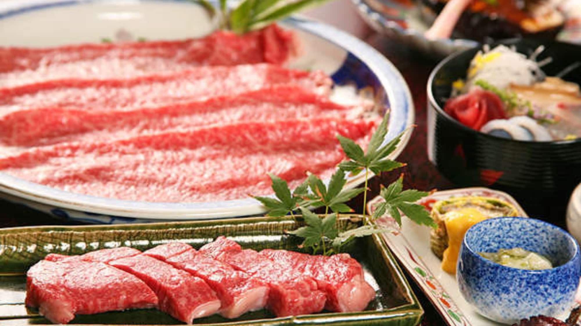 อาหารคอร์สไคเซกิเนื้อวากิวชิมาเนะทาคุมิที่ปรุงด้วยวัตถุดิบอันเป็นความภาคภูมิใจของชิมาเนะอย่างเนื้อวัววากิวชิมาเนะ