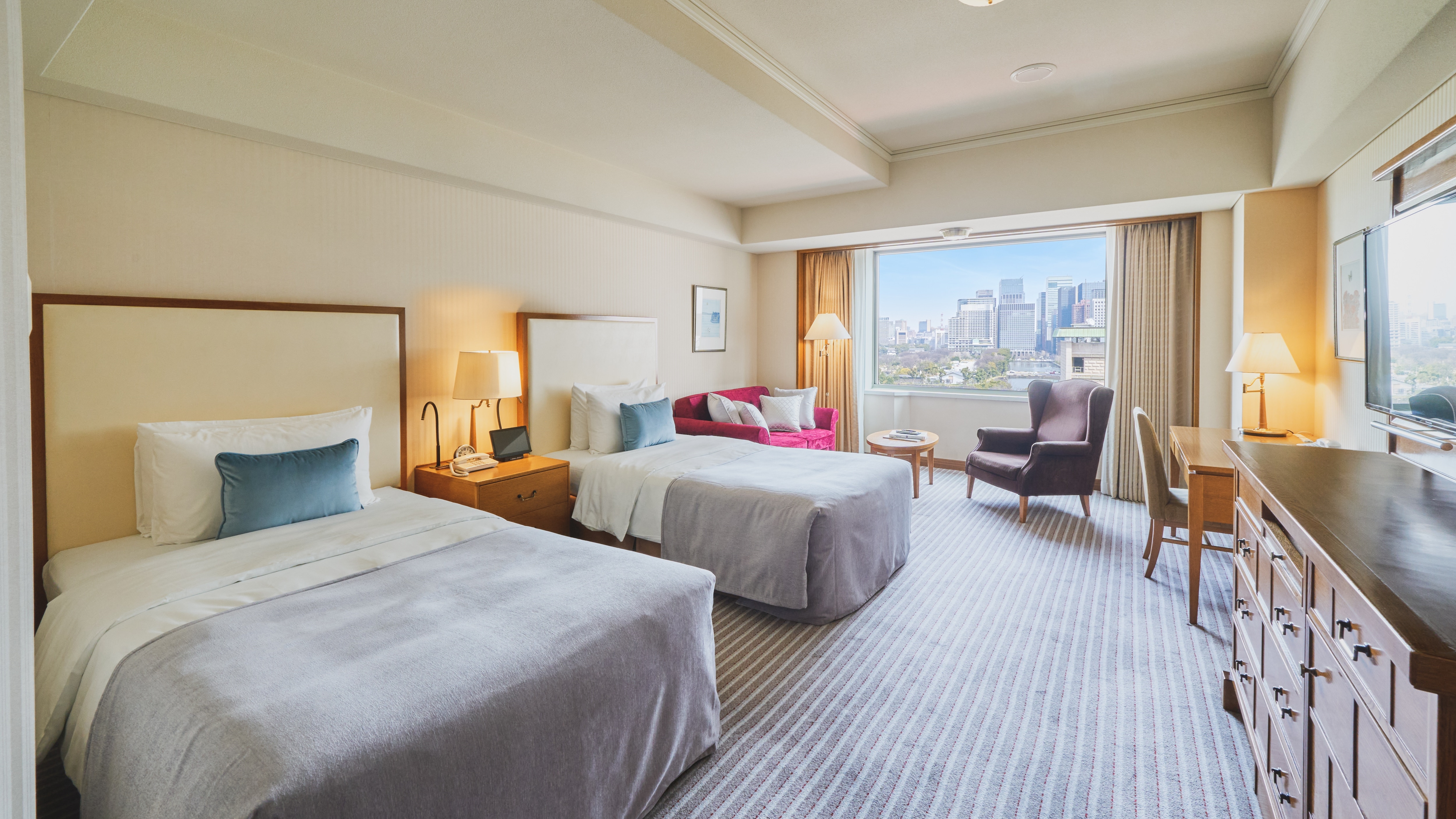[Main Building: Regular Floor Deluxe Park View] Approx. 42 m2 Twin (example)