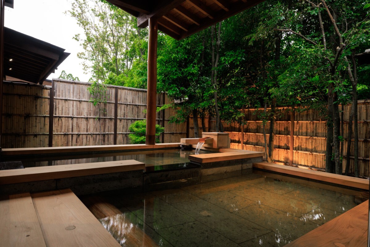 Aoi open-air bath