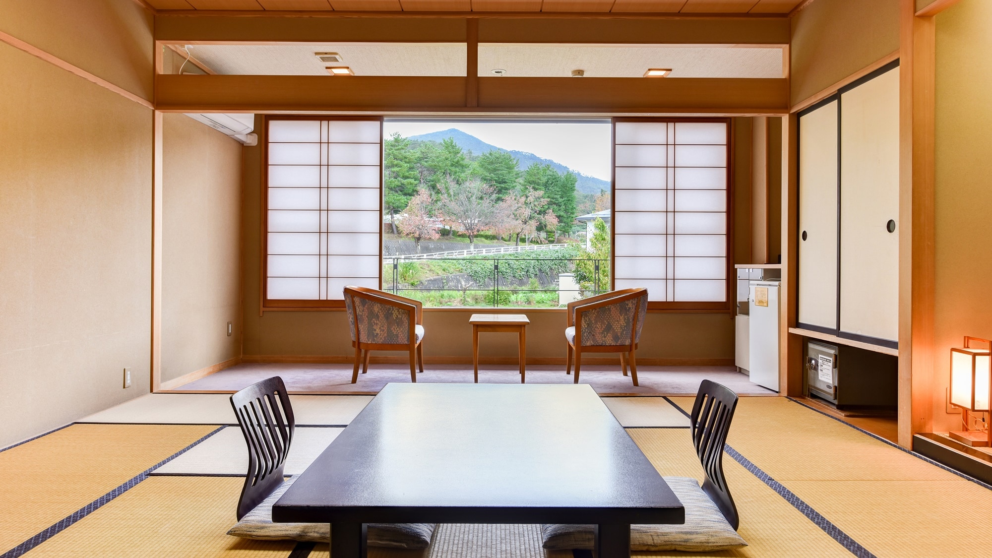 *[Example of guest room] 12 tatami Japanese-style room/Please use this room as "your second home" with your family or friends.