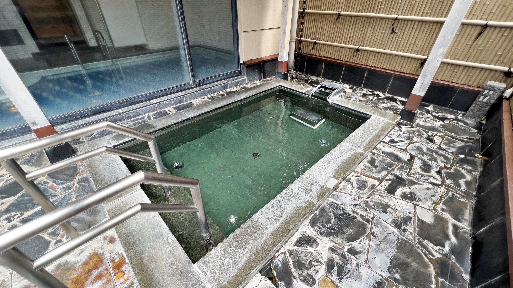 *[大浴场] 露天浴池