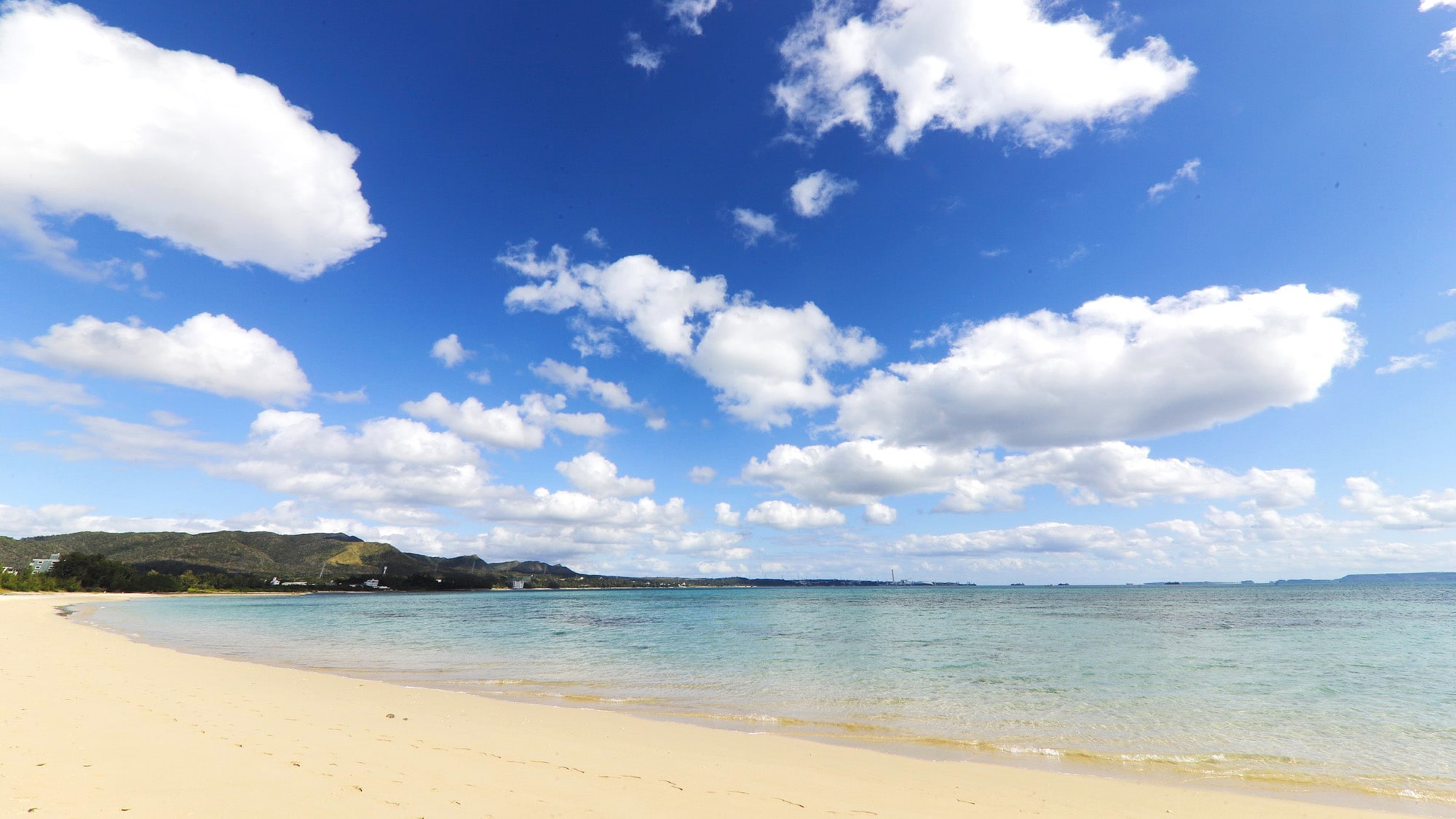 ・[Nearby] You can enjoy playing in the sea to your heart's content at the beach, which is about a 1-minute walk away! Children will love it too!