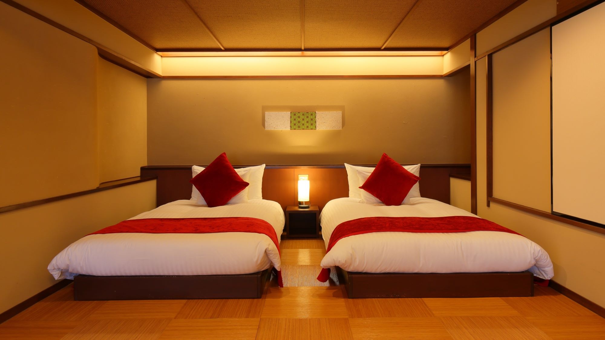 Special room with hot spring semi-open-air bath / 10 tatami mats + bed (45 square meters) Free refrigerator