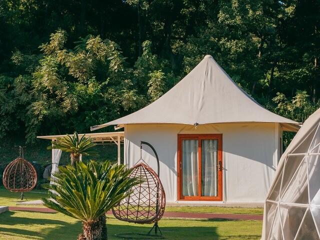 Safari tent glamping exterior