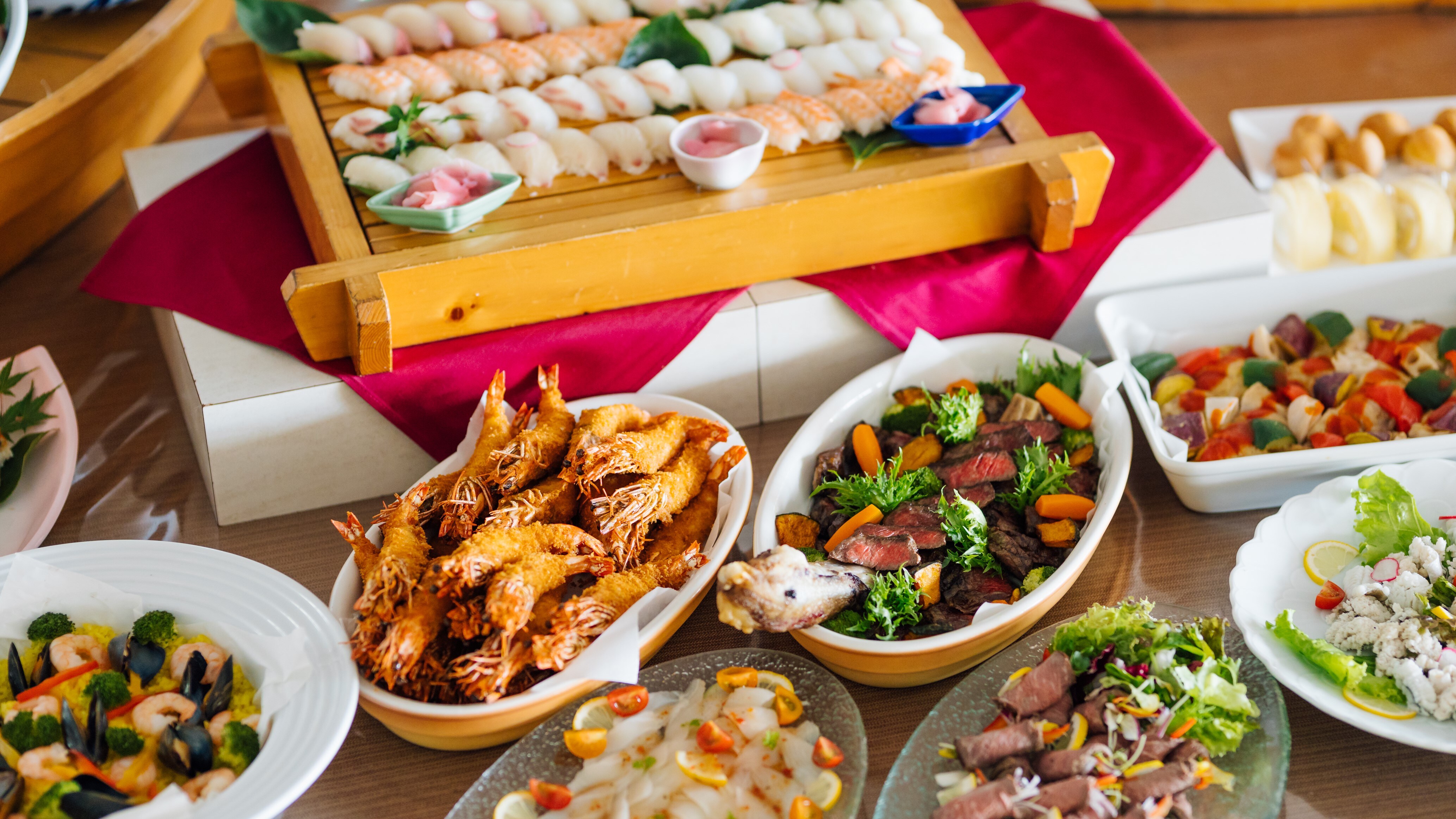 [Dinner buffet] A variety of dishes are popular