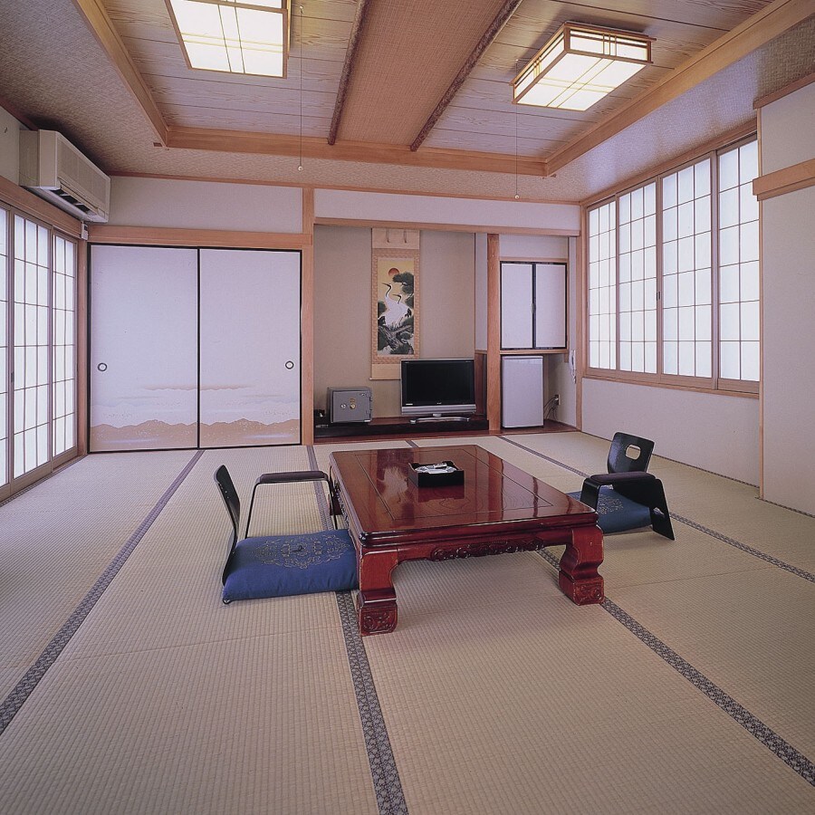 Standard guest room (15 tatami mats) with bath and toilet