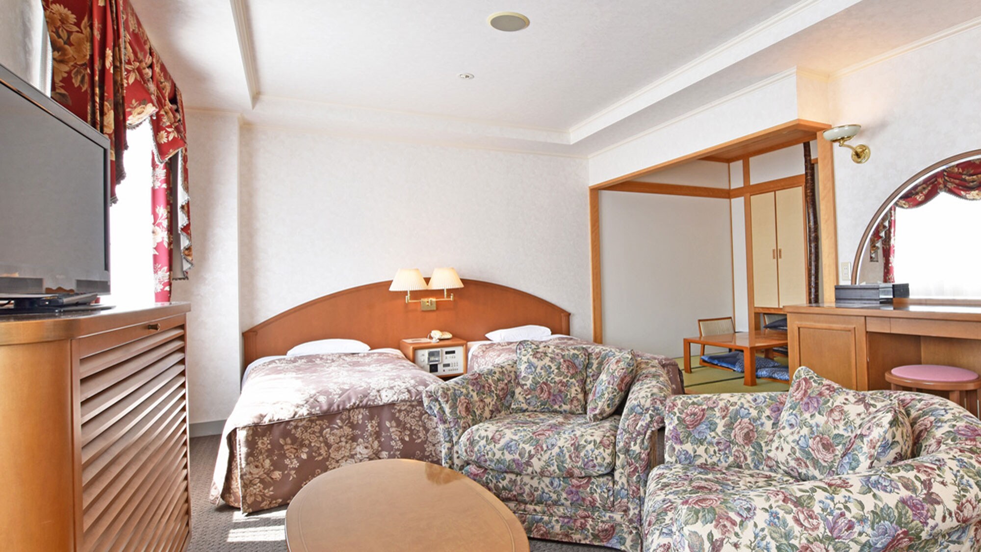 [Suite] You can relax in comfort.