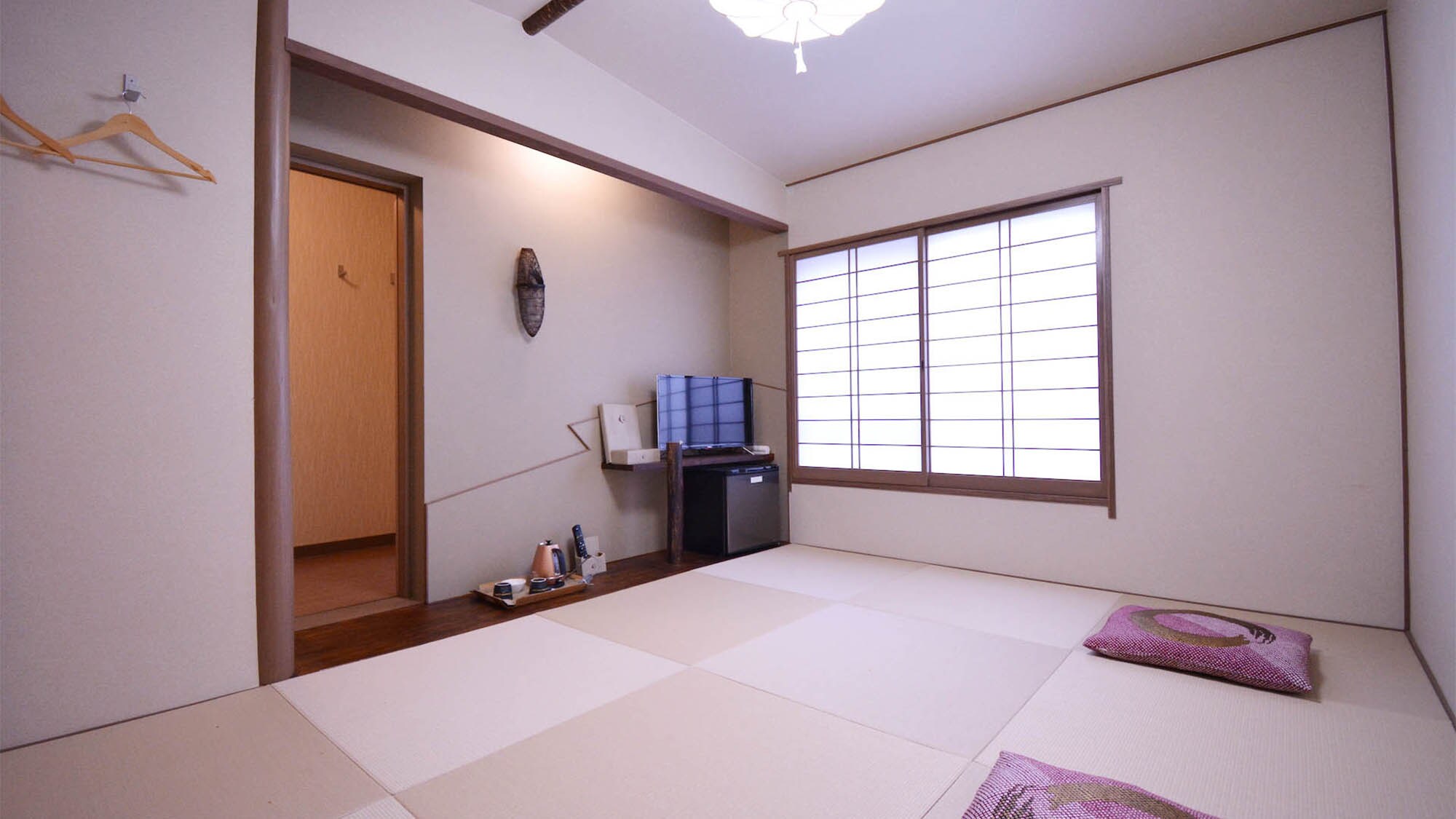[Japanese-style room with 6 tatami mats] Room 203 *No bath
