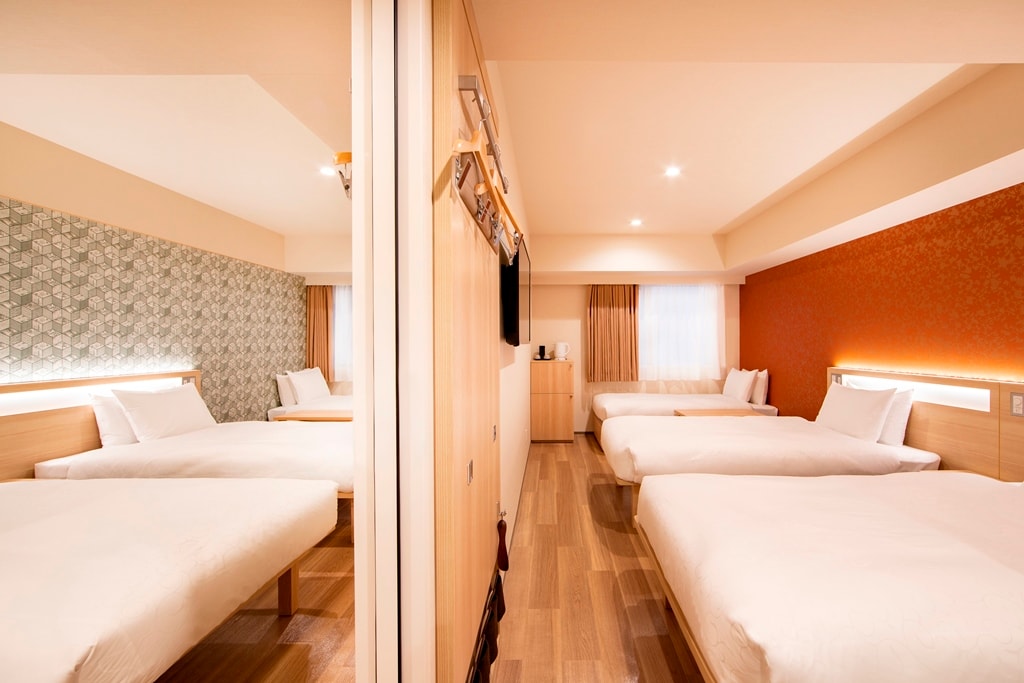 Connecting room
