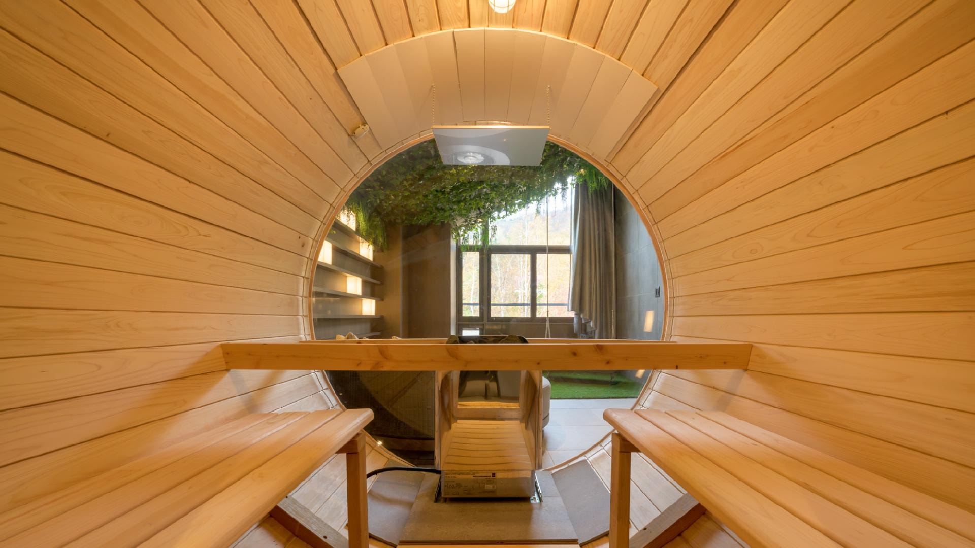 Barrel Sauna in Wellness Suite Room