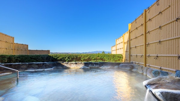 Open-air bath