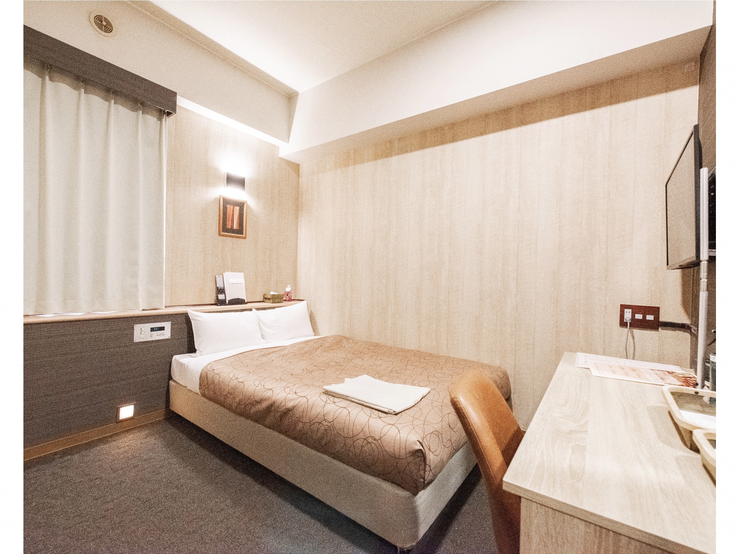 Main building: non-smoking semi-double room