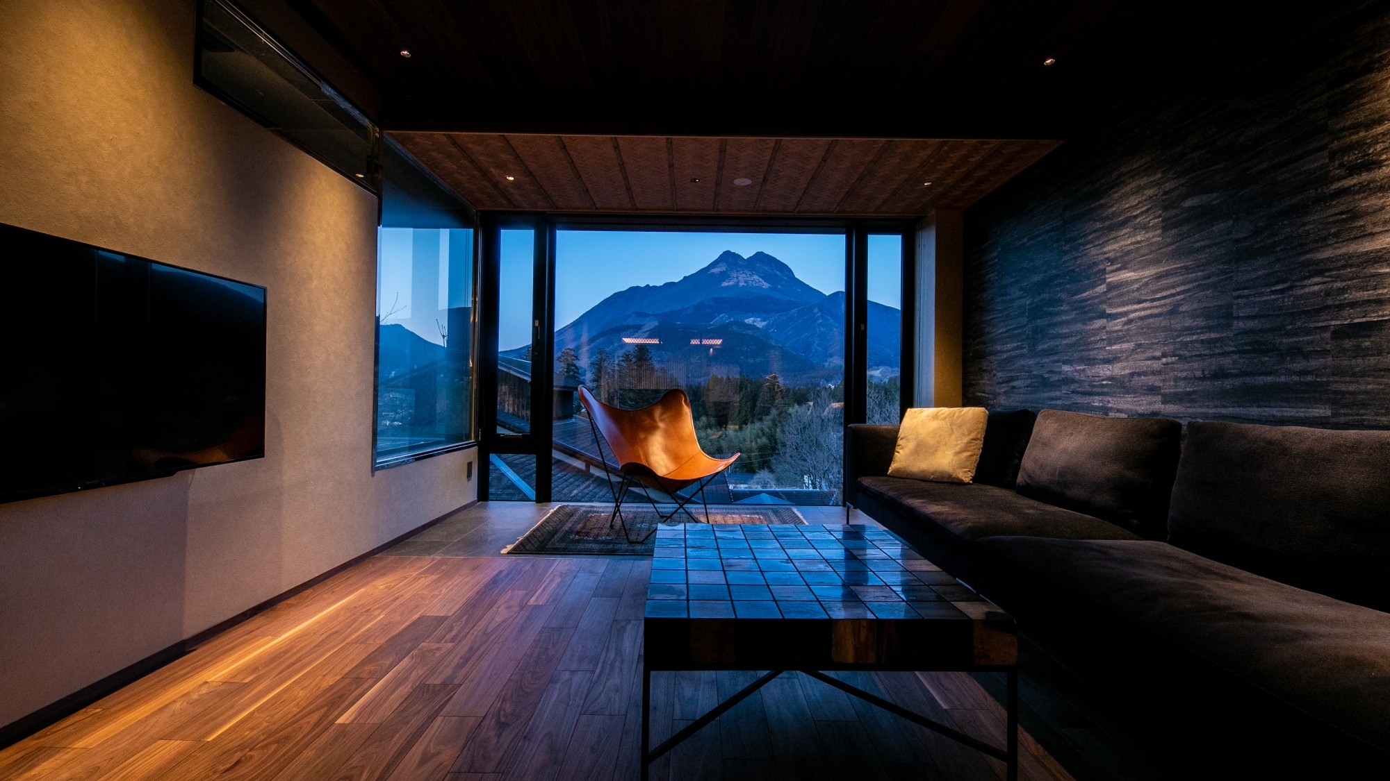 Yufudake view [with semi-open-air bath] Luxury suite