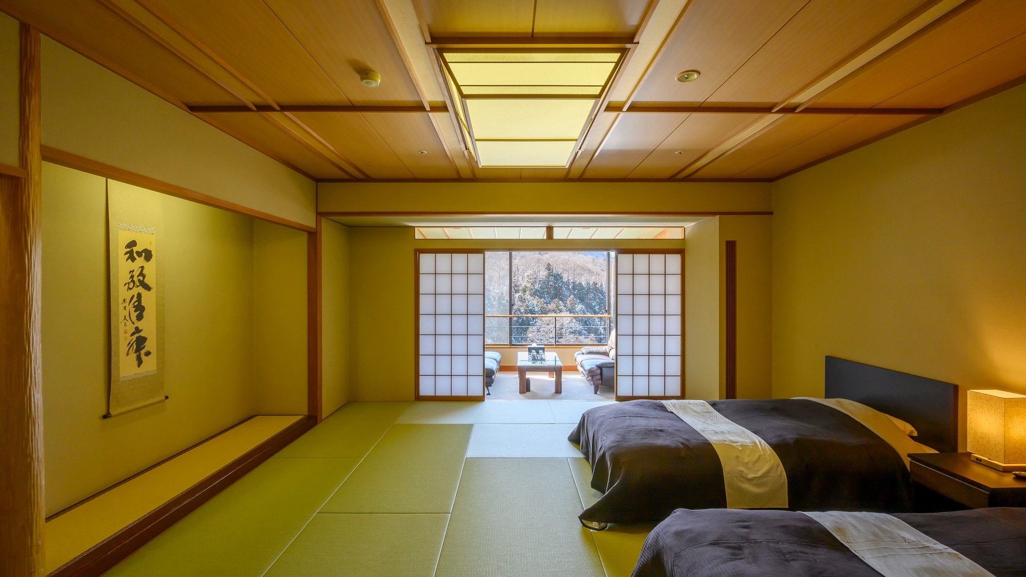 Senjukan Basic Japanese bed room with 12.5 tatami mats. Futons will be prepared for 3 people.