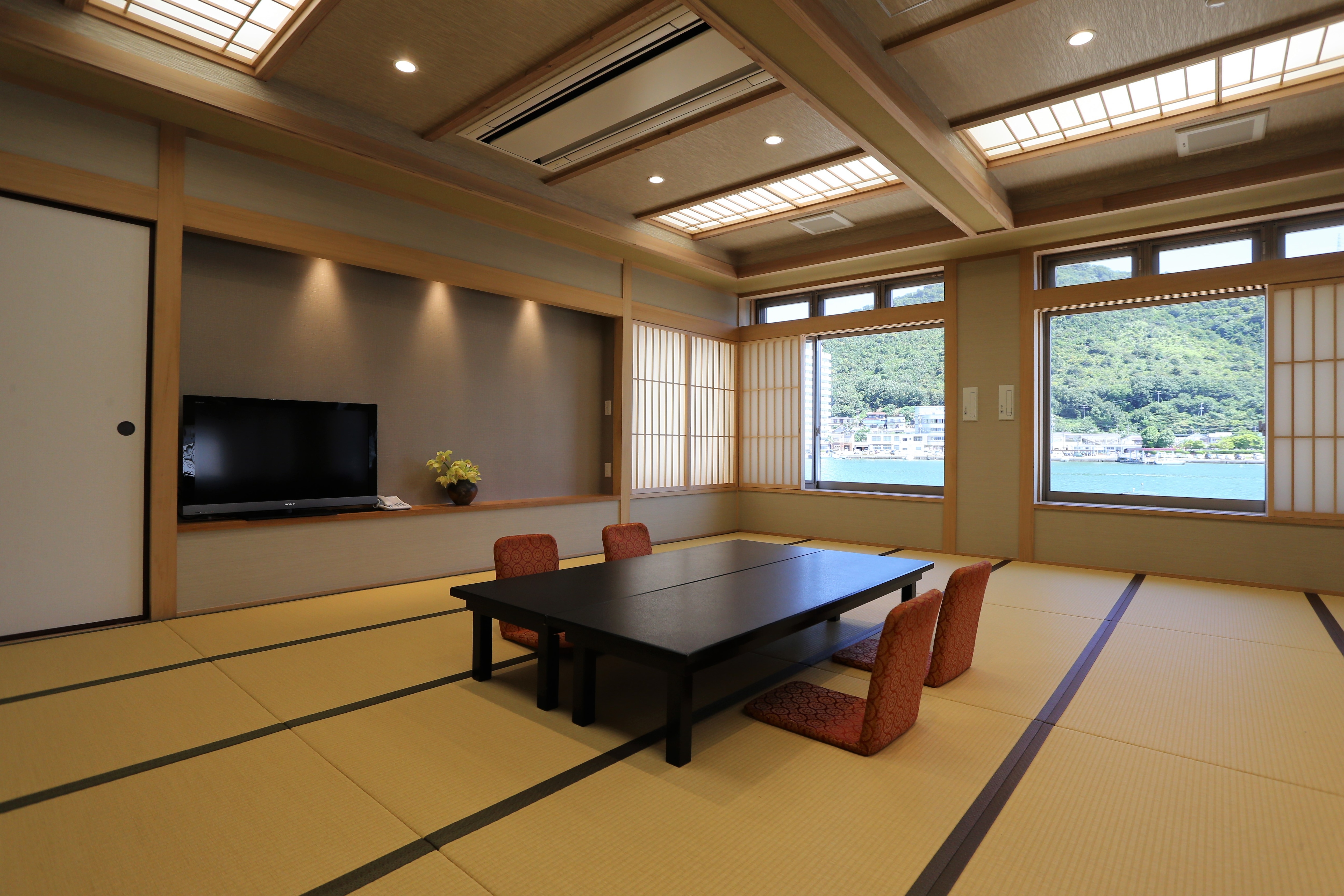 Japanese-style room
