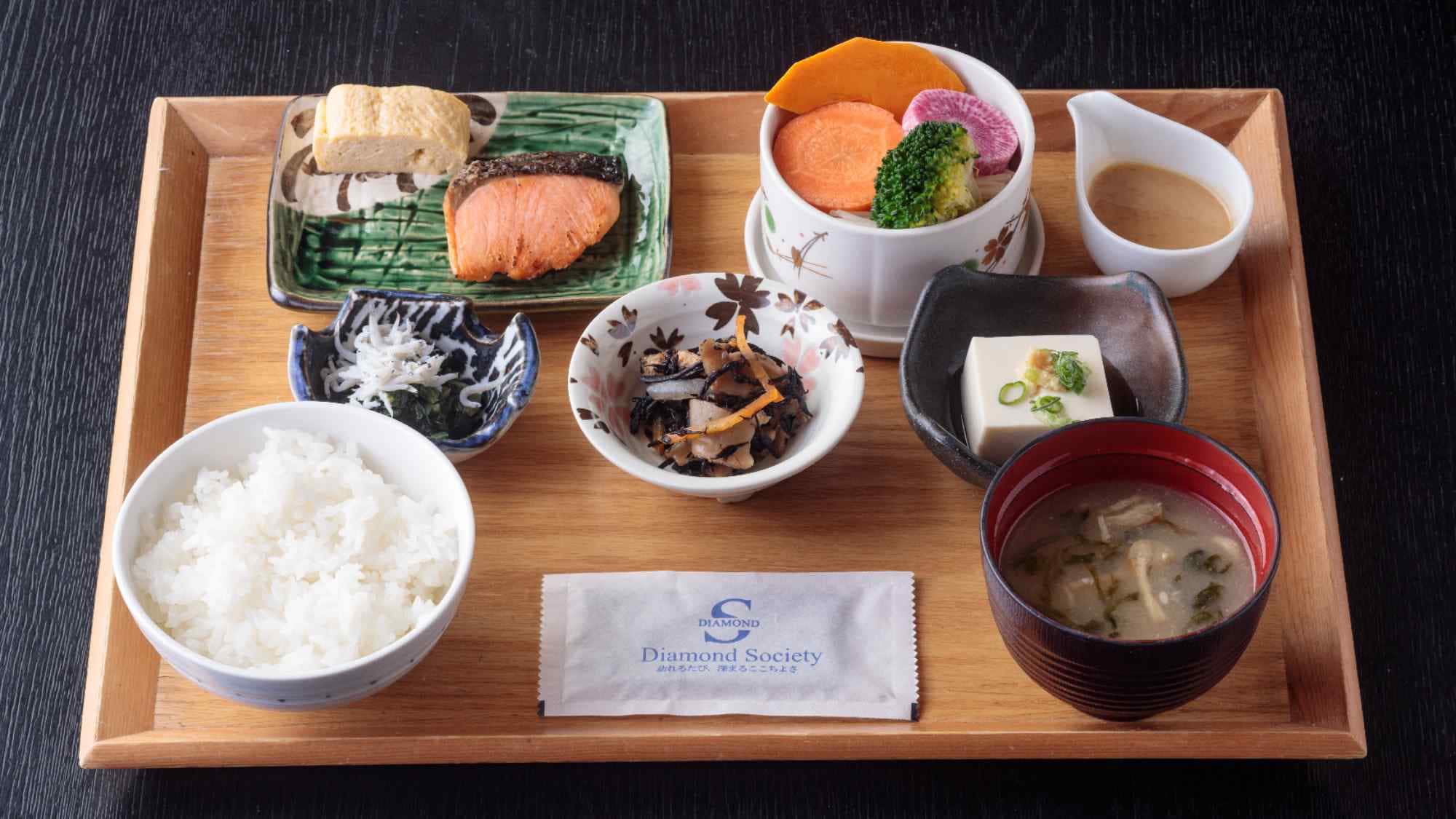 * [Breakfast] A Japanese breakfast with a "healthy" theme. The chef makes his own "pickled vegetables," which are popular for improving the intestinal environment.