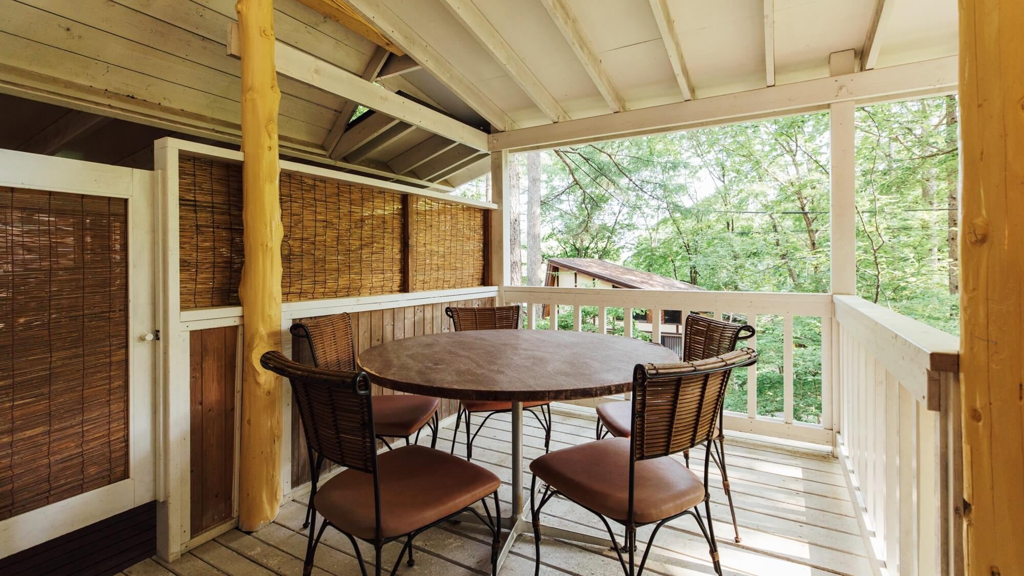 [Open-air bath cottage Hana Hotel: Standard] Interior example *The exterior and layout of each building are different
