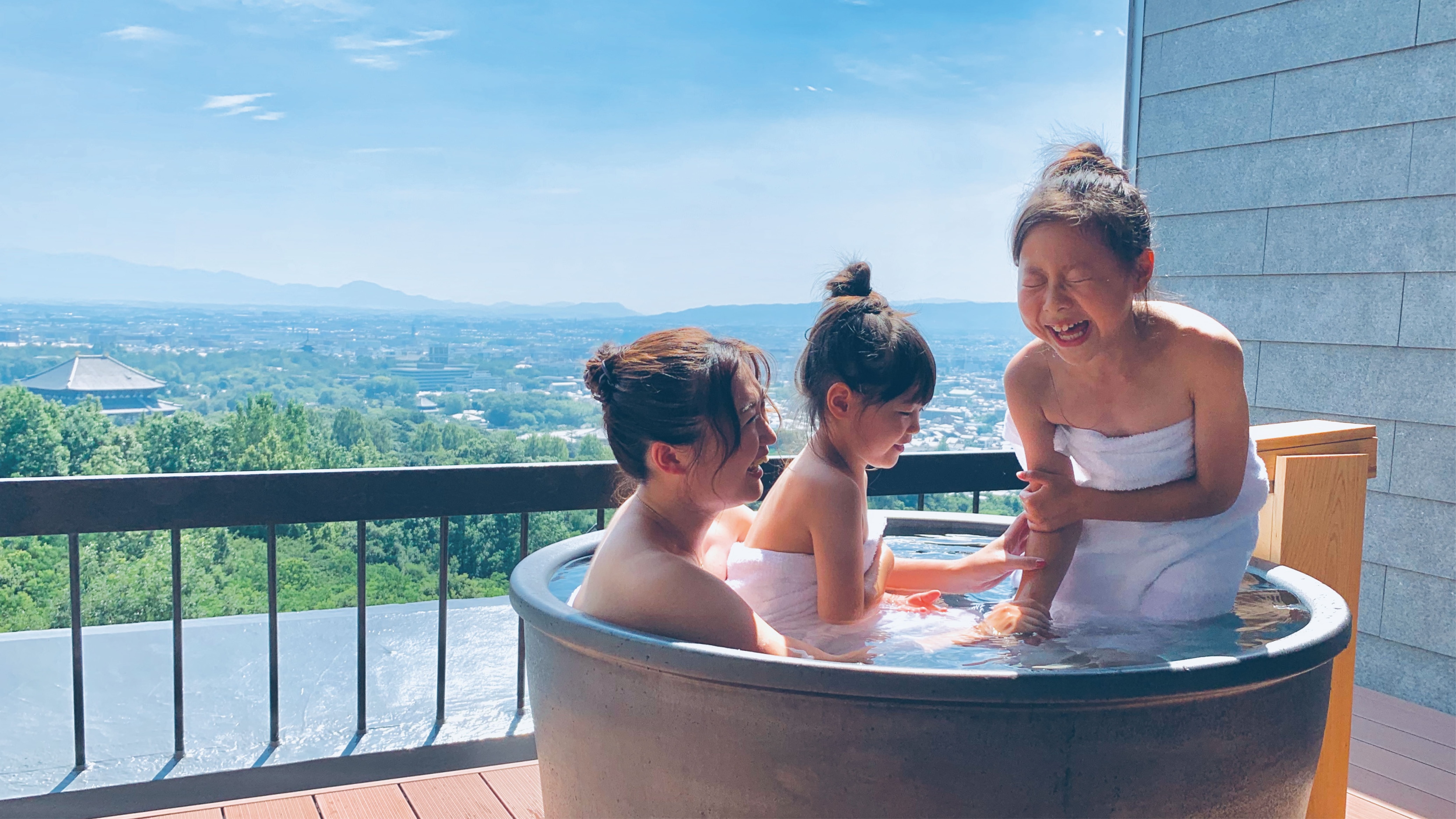 Open-air bath with a view: A family-friendly bath
