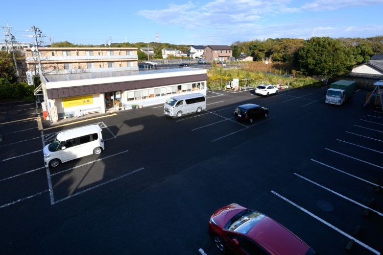 parking_lot.jpg