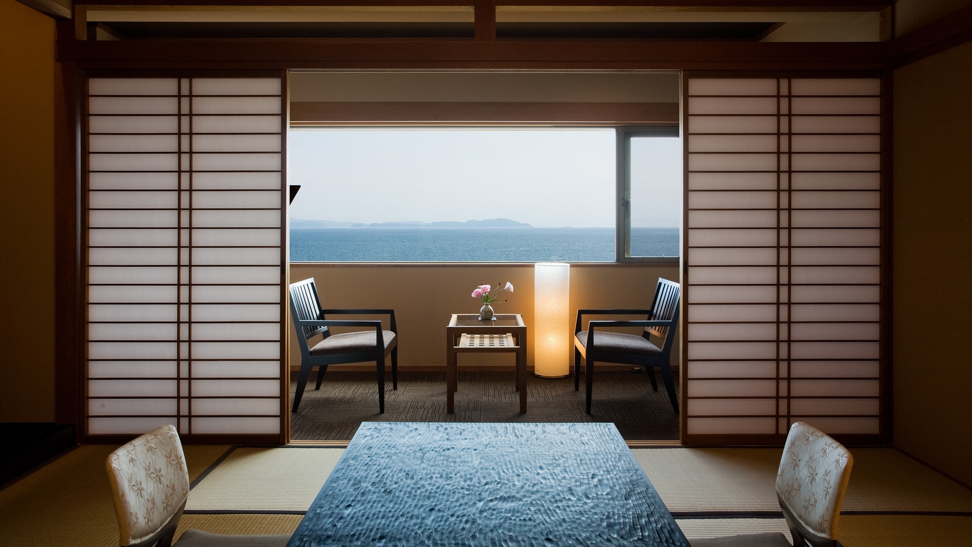 Japanese-style room (5th floor) with an impressive view of the sea