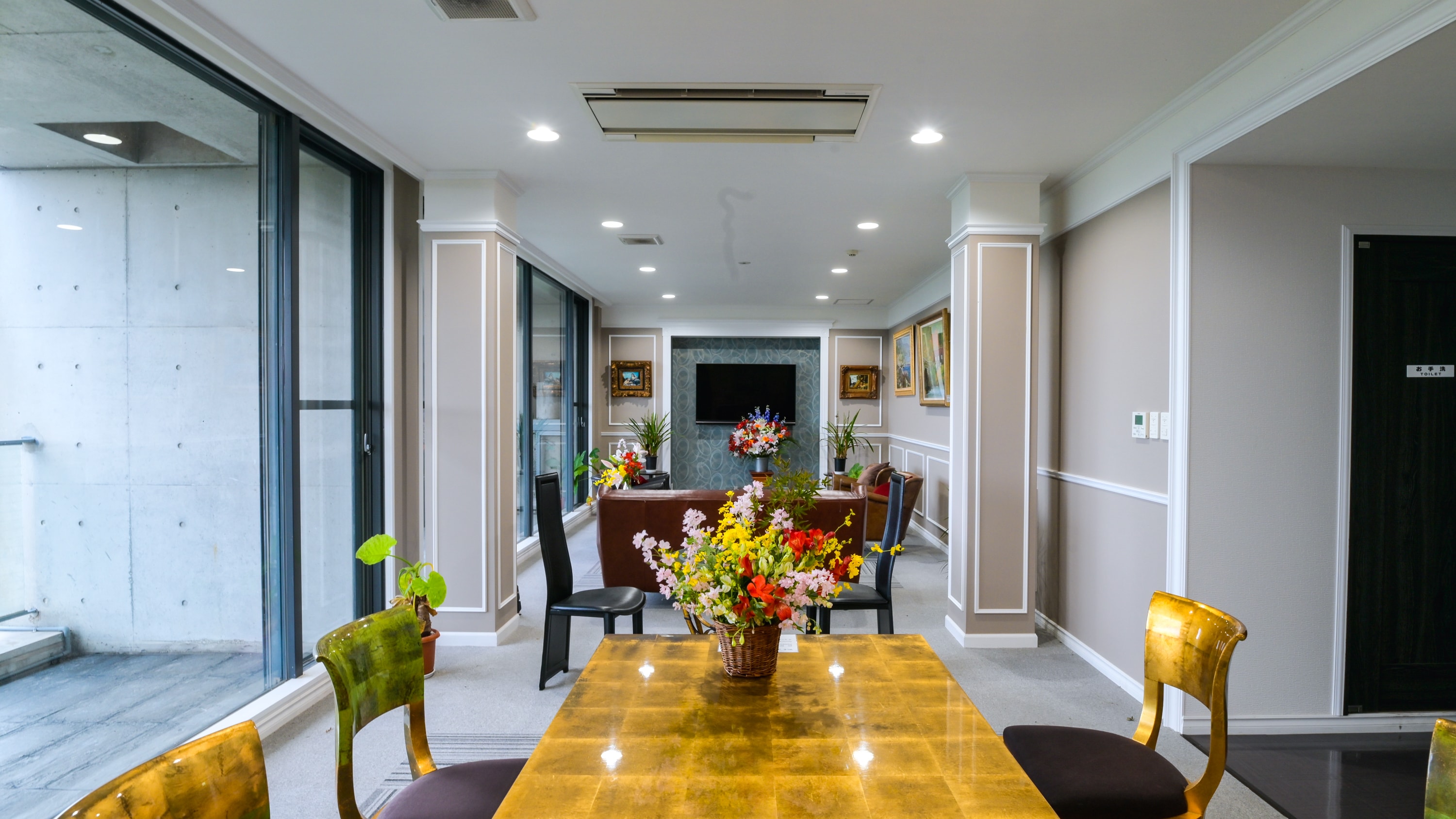[Condominium building] Lobby