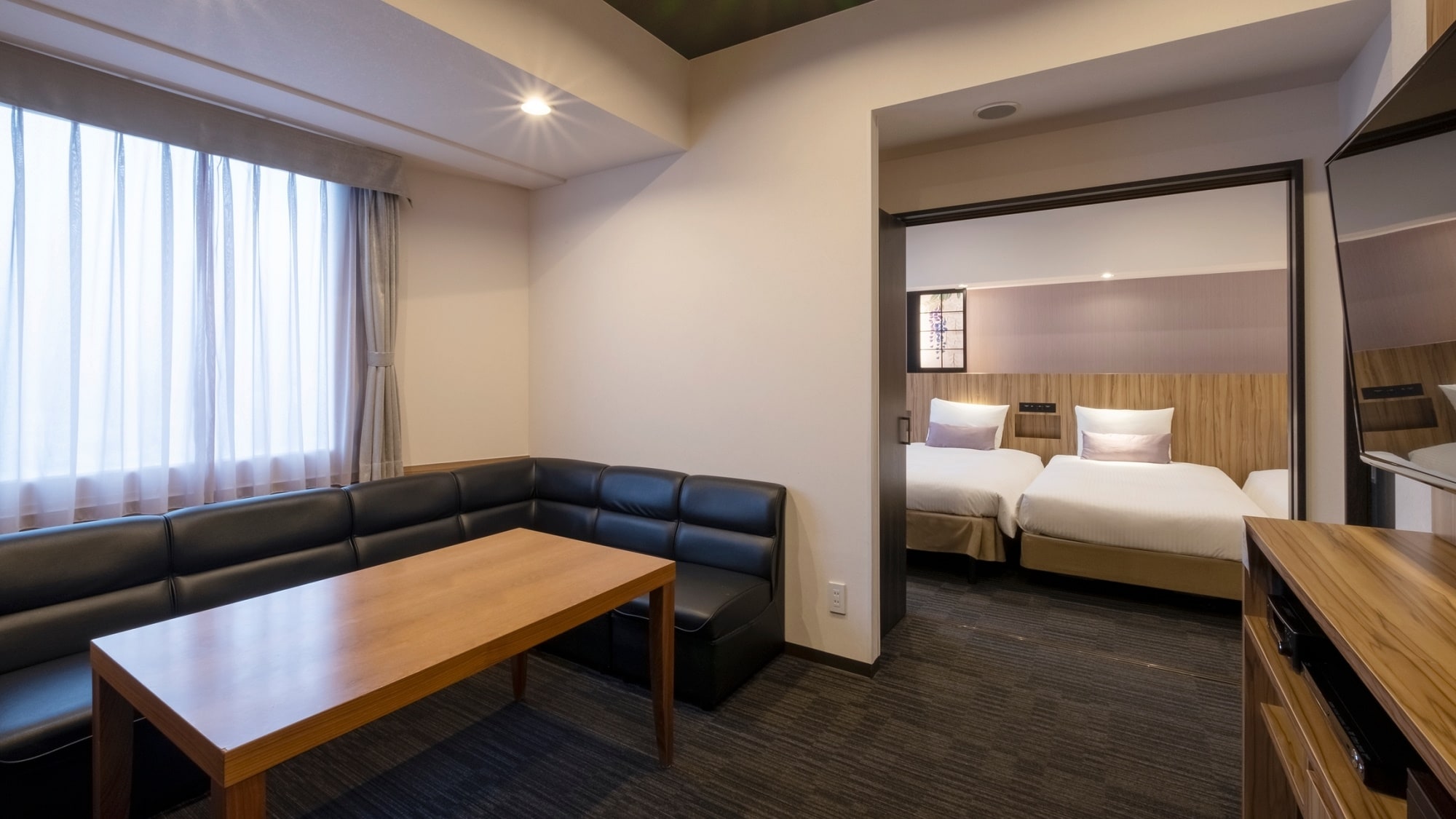 ◆Family Suite｜A large number of people can stay comfortably in this spacious room.