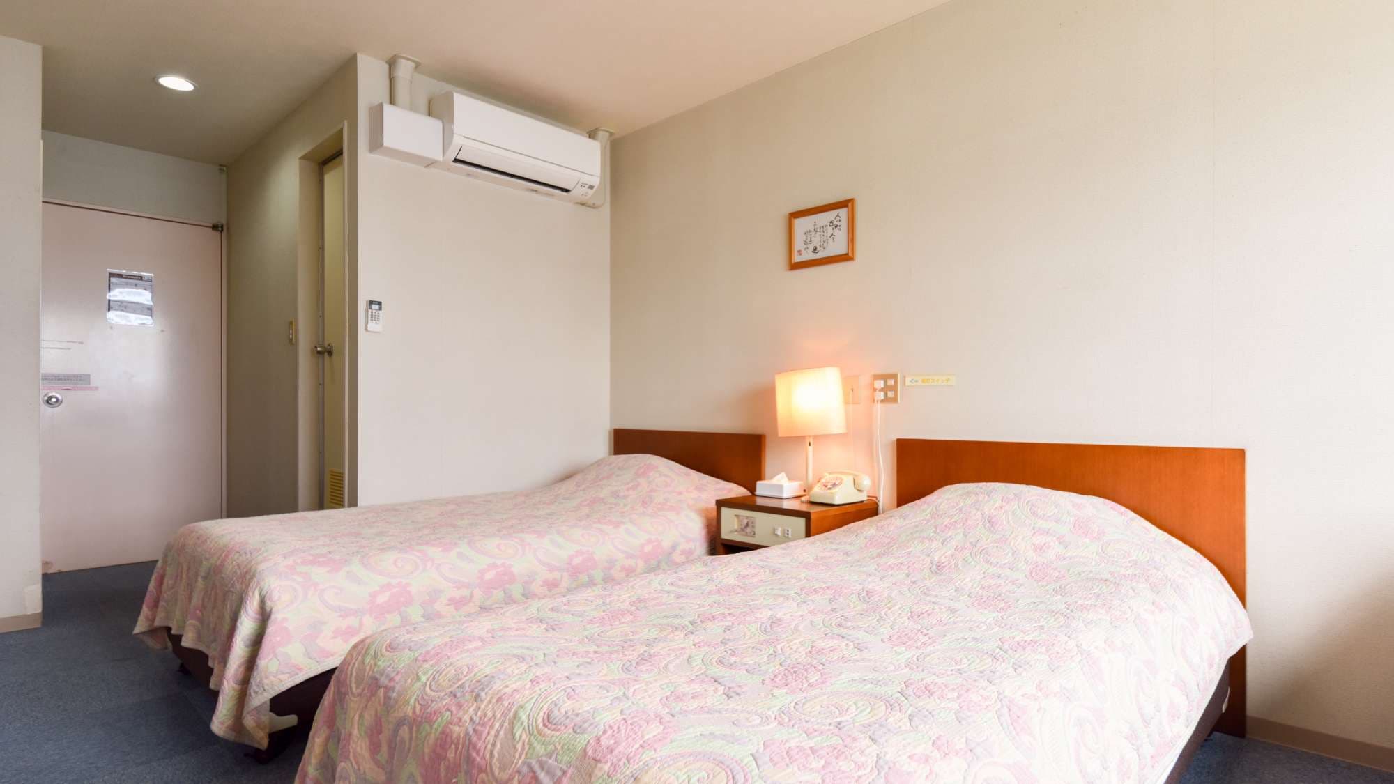 ★ [Main building twin room]