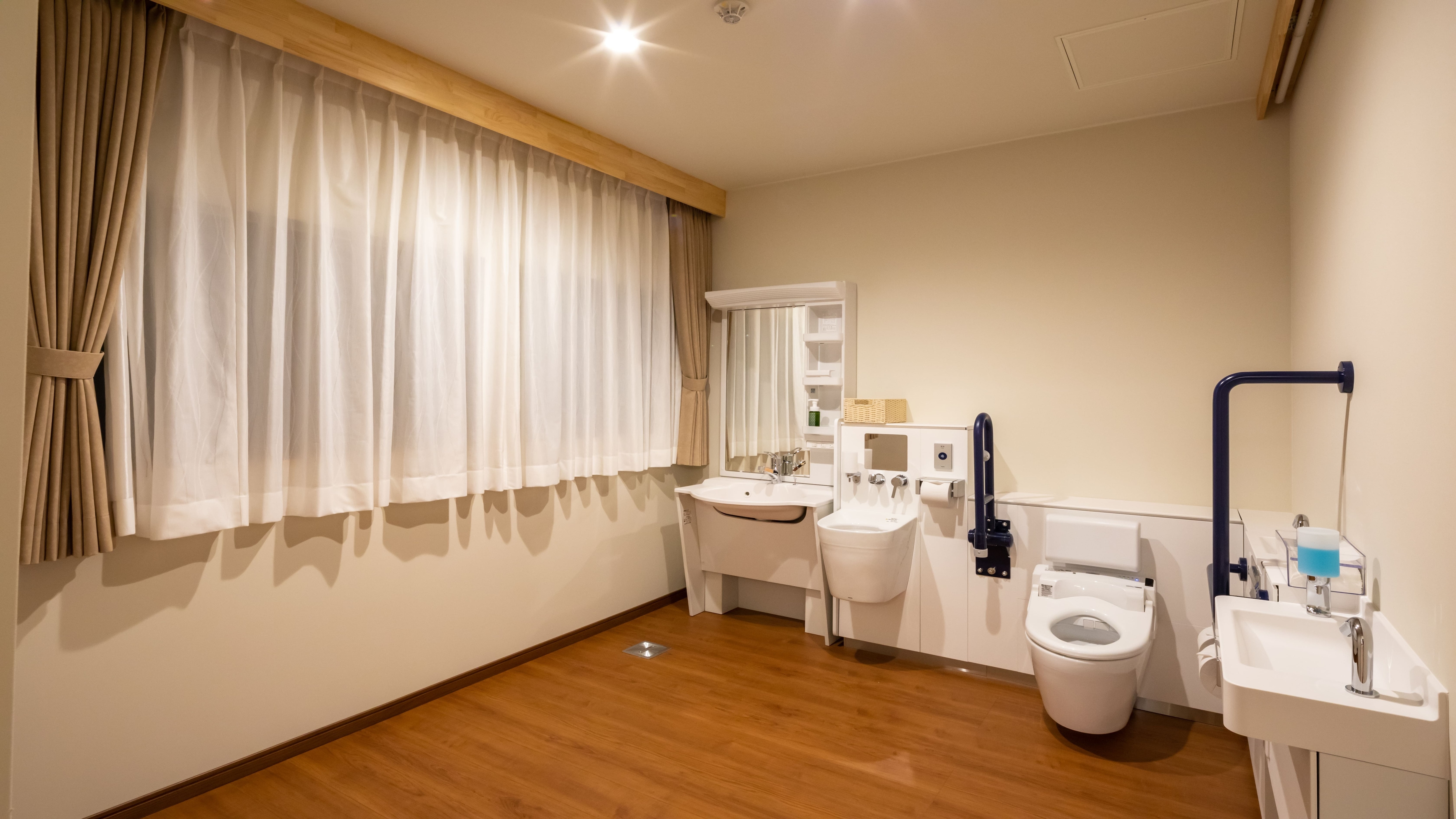 Premium Japanese-Western Twin Room "Machimon"