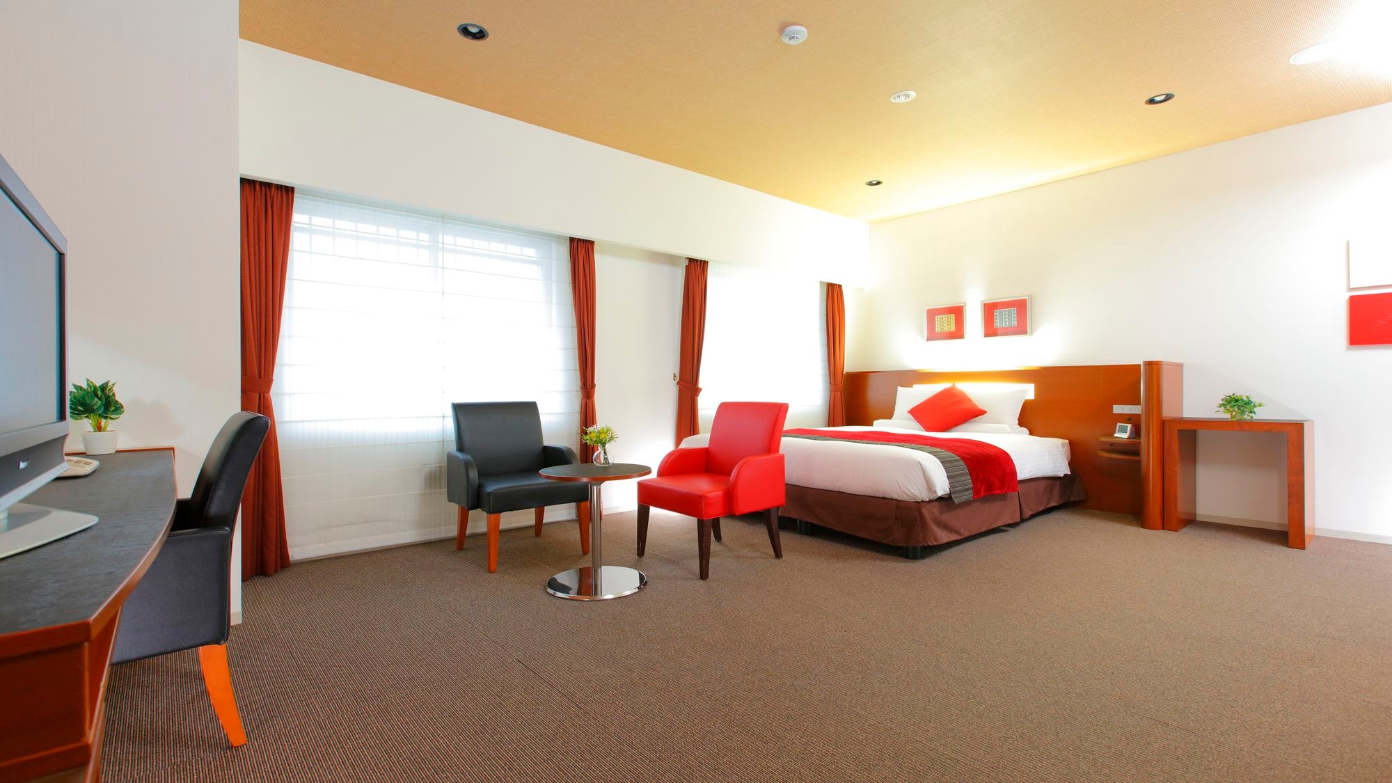 Deluxe Queen Accessible [31㎡ / Bed width 163cm]
