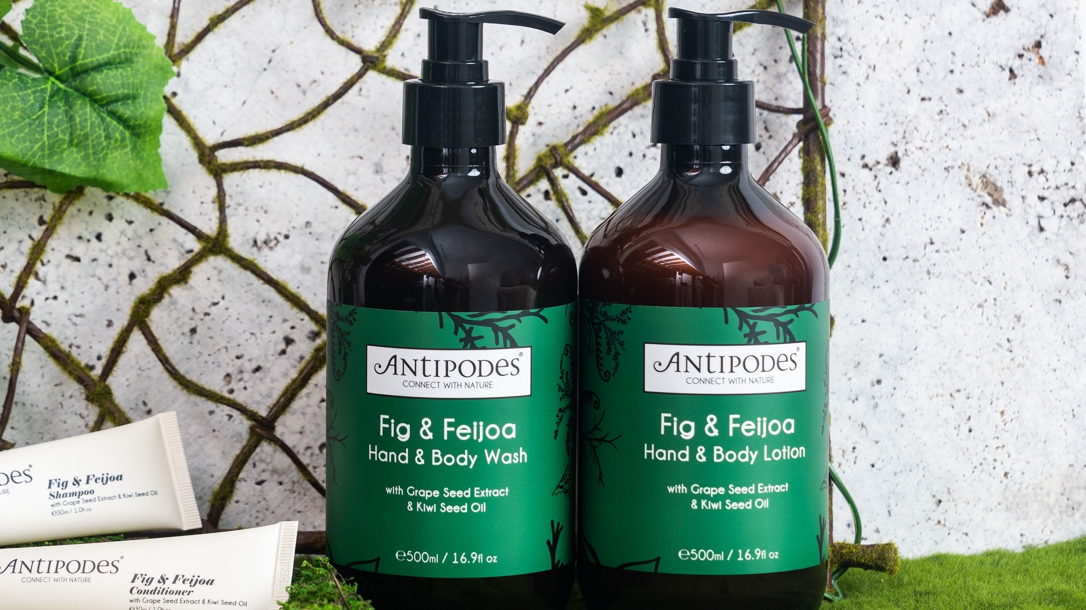 Chúng tôi sử dụng các sản phẩm hữu cơ có tên gọi là "ANTIPODES" được sản xuất có tính đến yếu tố bảo vệ môi trường.