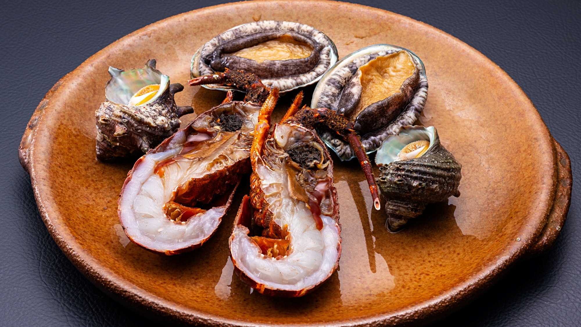 ★ยอดนิยม★ คอร์สไคเซกิพร้อมอาหารทะเล 3 ชนิดย่างบนชายหาด