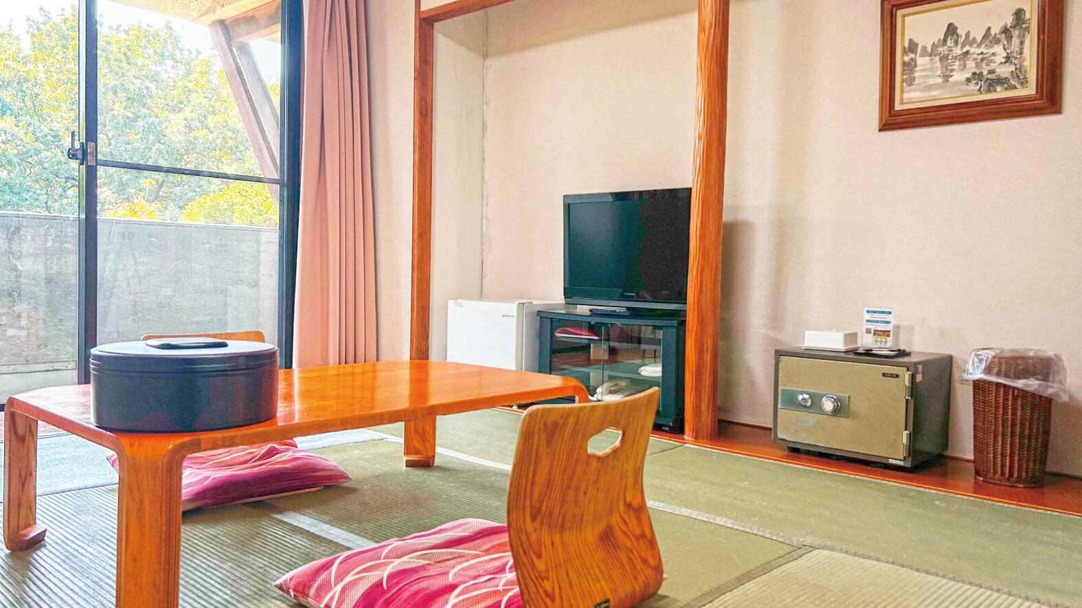 Japanese-style room