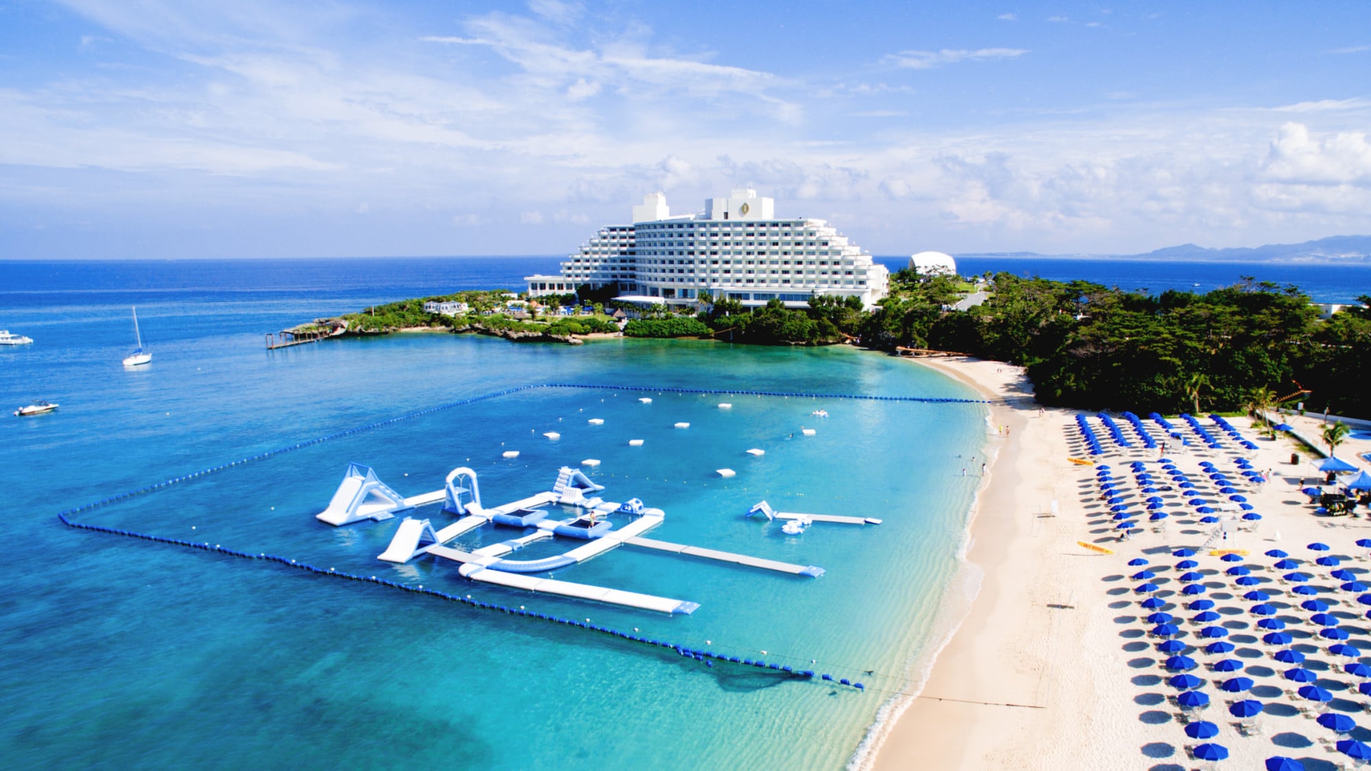 ■在沖繩蔚藍的天空下，盡情享受廣闊的萬座海灘