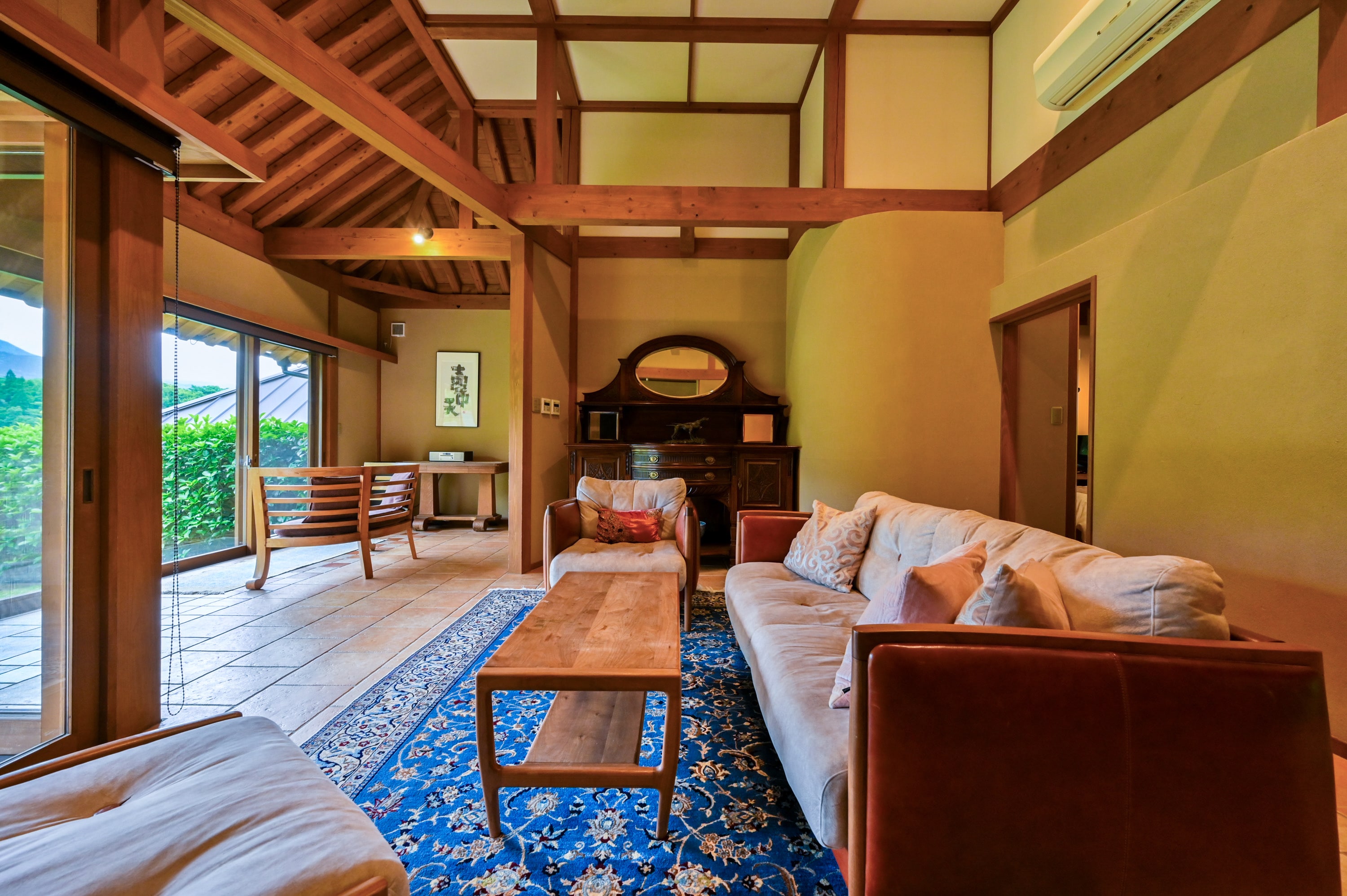 ■ Ishitake■Living room