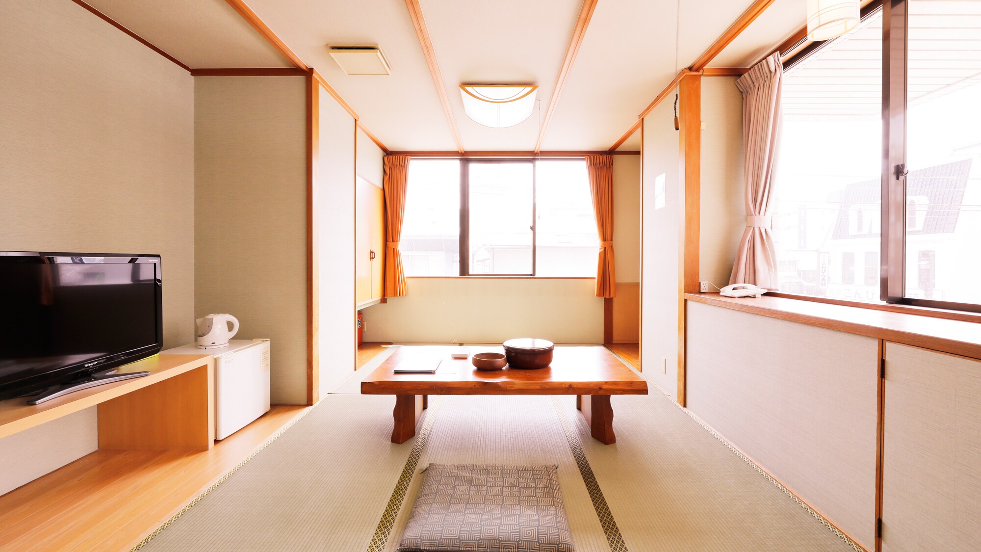 [New building 2F] Japanese-style room 9 tatami mats [No smoking]