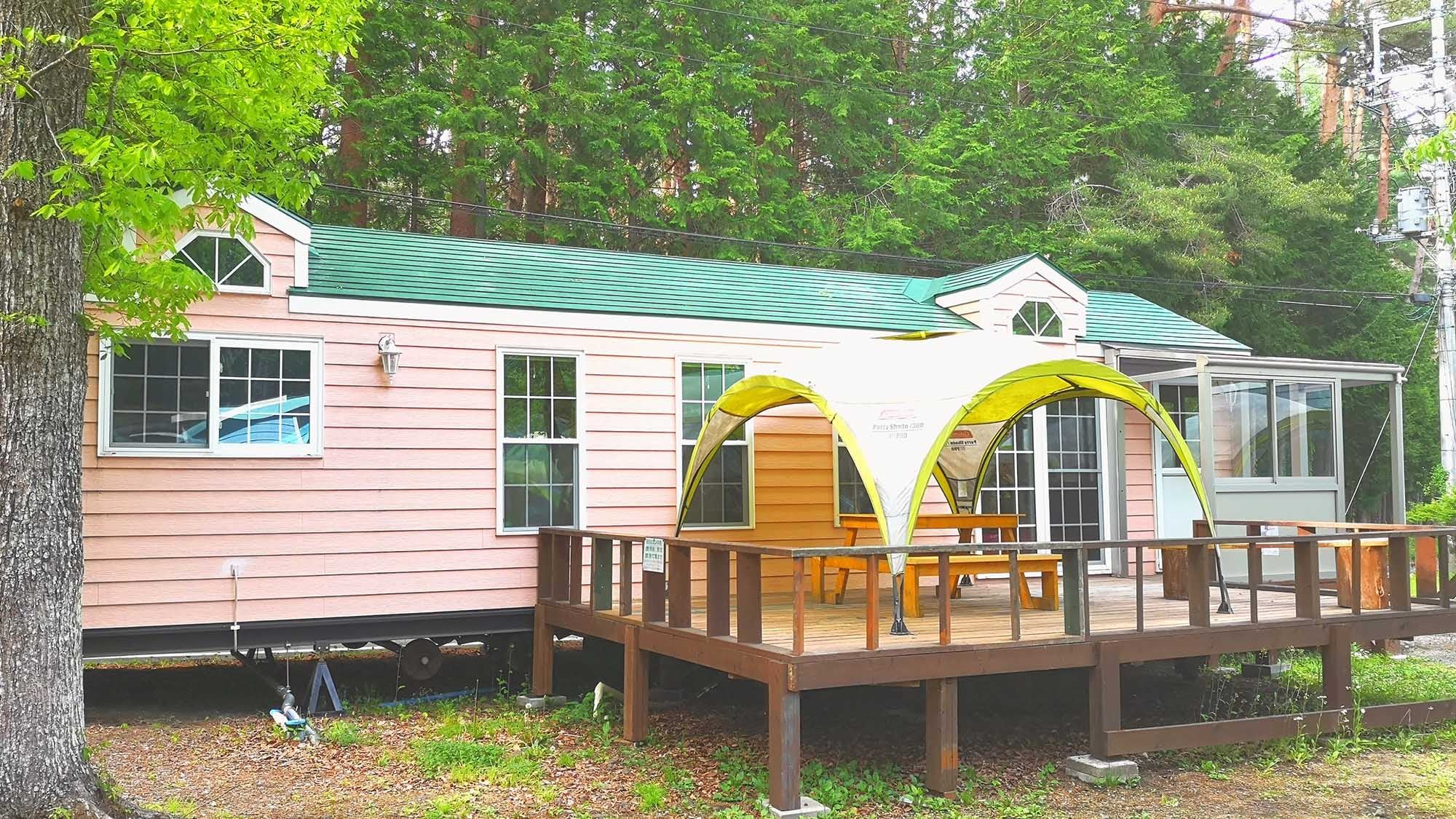 ・ The trailer house "Elite" is fully equipped and you can enjoy camping empty-handed.