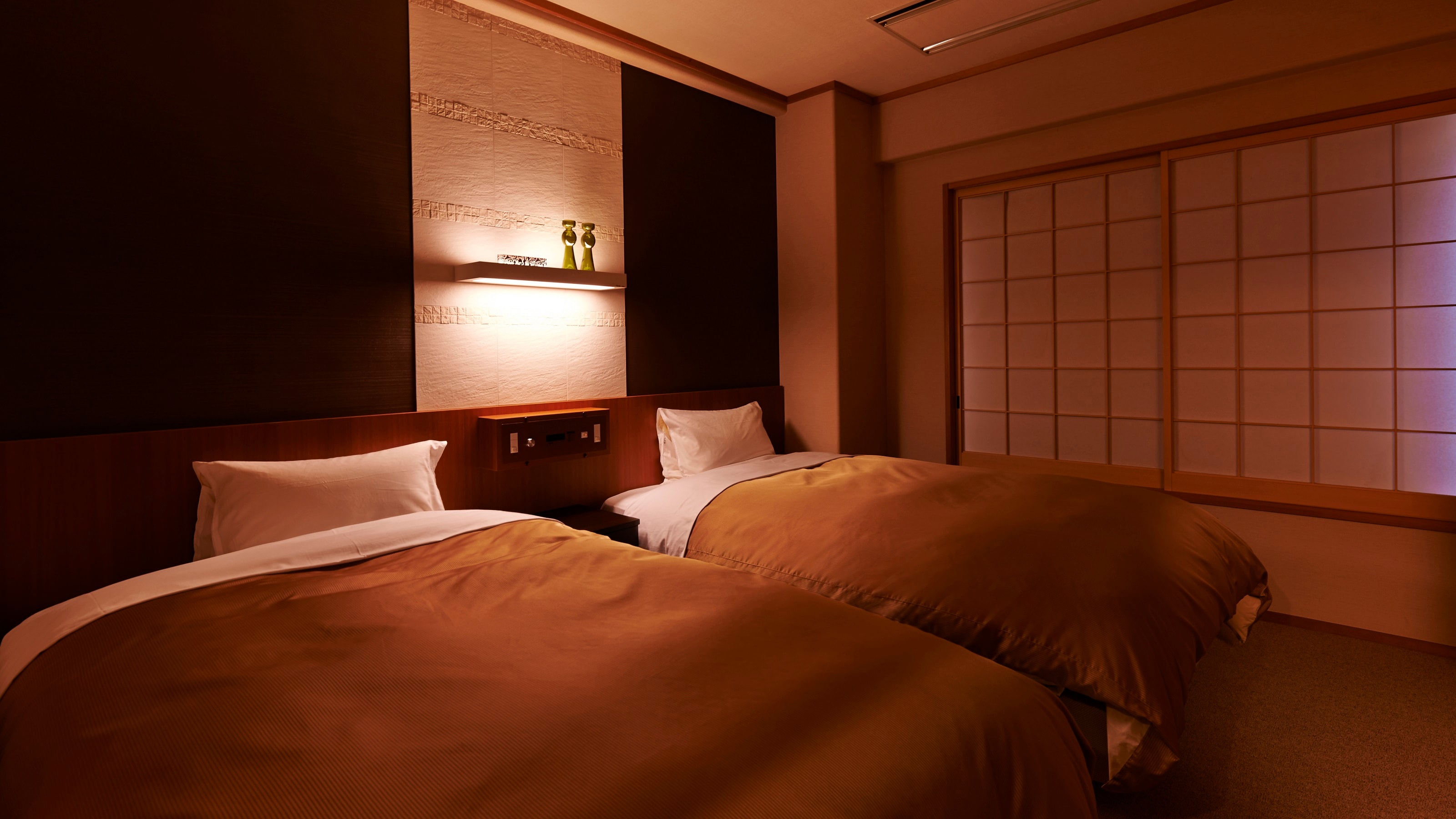[Annex/Non-smoking] Japanese-Western style room (57 square meters) bedroom
