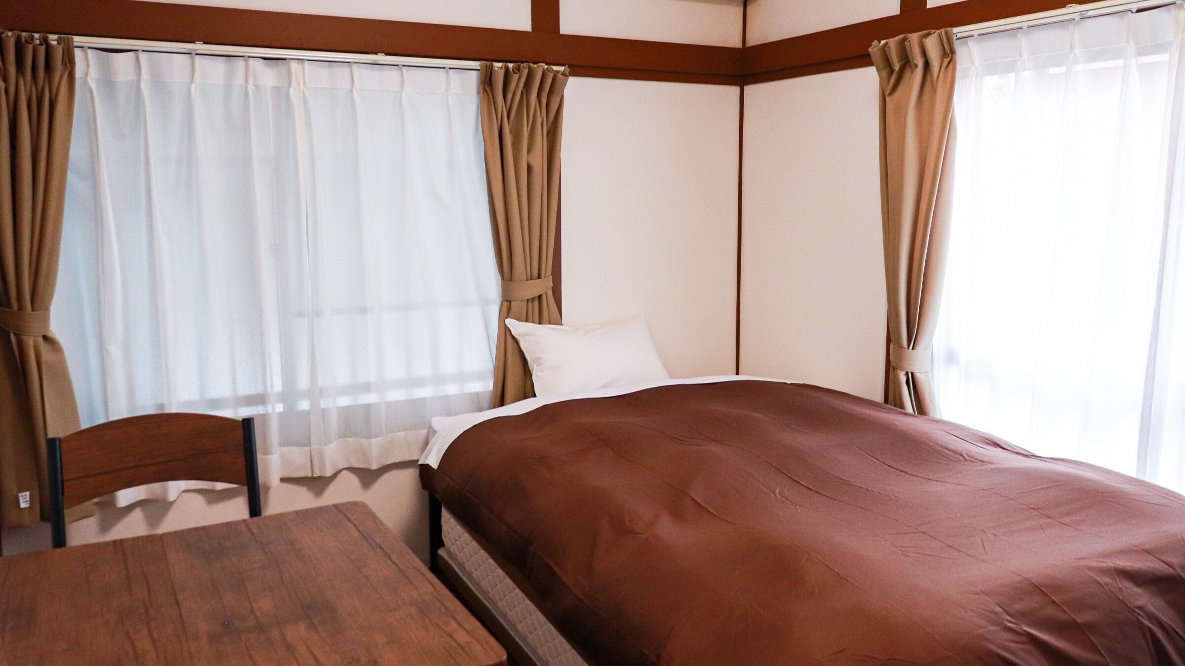 [Western-style Room B] Each room has a key. The layout and furniture arrangement vary depending on the room.
