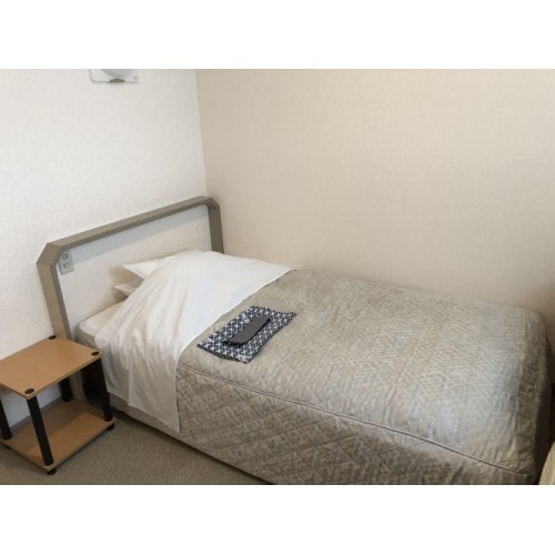 [Single: Up to 2 people] (12 square meters) with bathroom and toilet *Smoking and non-smoking types available