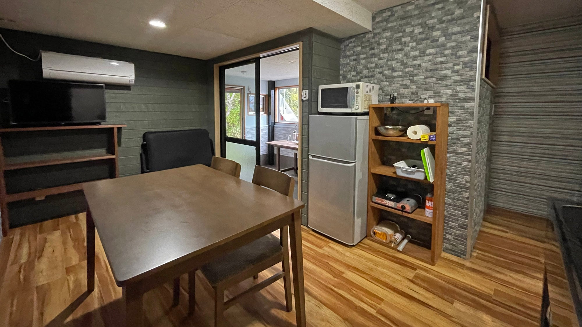 Pet-friendly rooms (with bath and toilet)